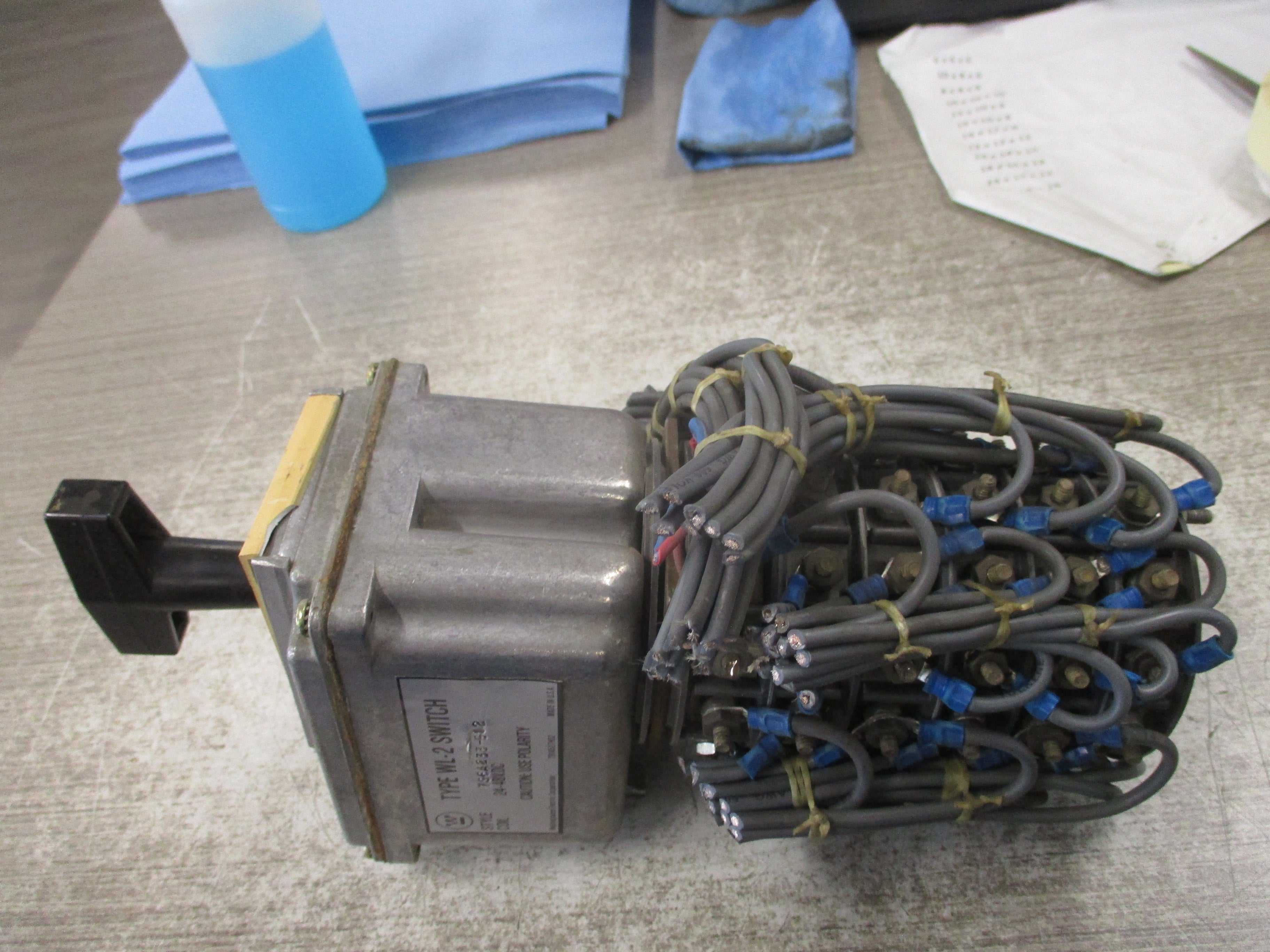 Westinghouse Type WL-2 Switch 796A233-G02 24-48VDC Coil *Chipped Plate Cover*