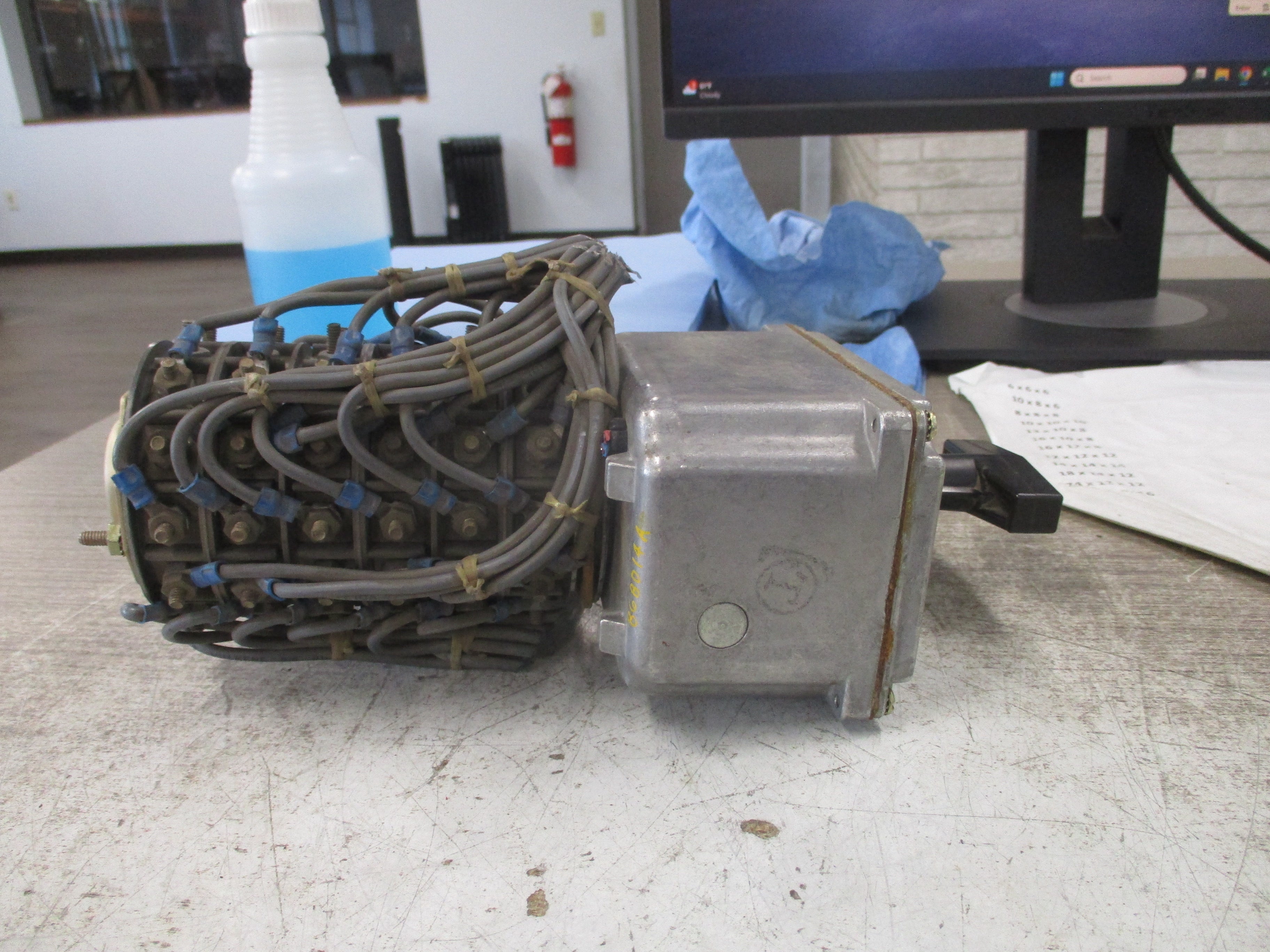 Westinghouse Type WL-2 Switch 796A233-G02 24-48VDC Coil *Chipped Plate Cover*