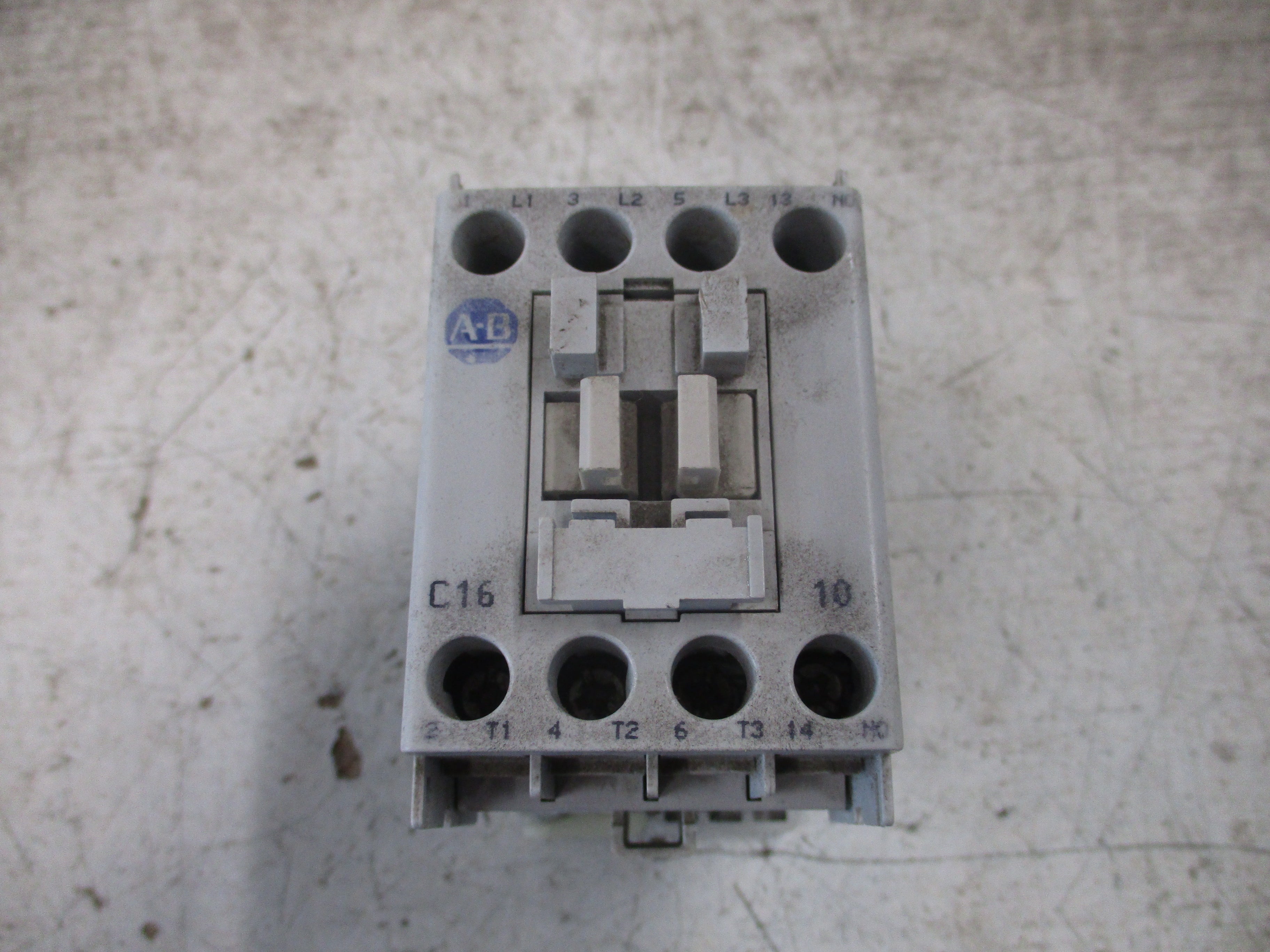 Allen-Bradley Contactor 100-C16*10 Ser. B 24V Coil 30A 600V Used