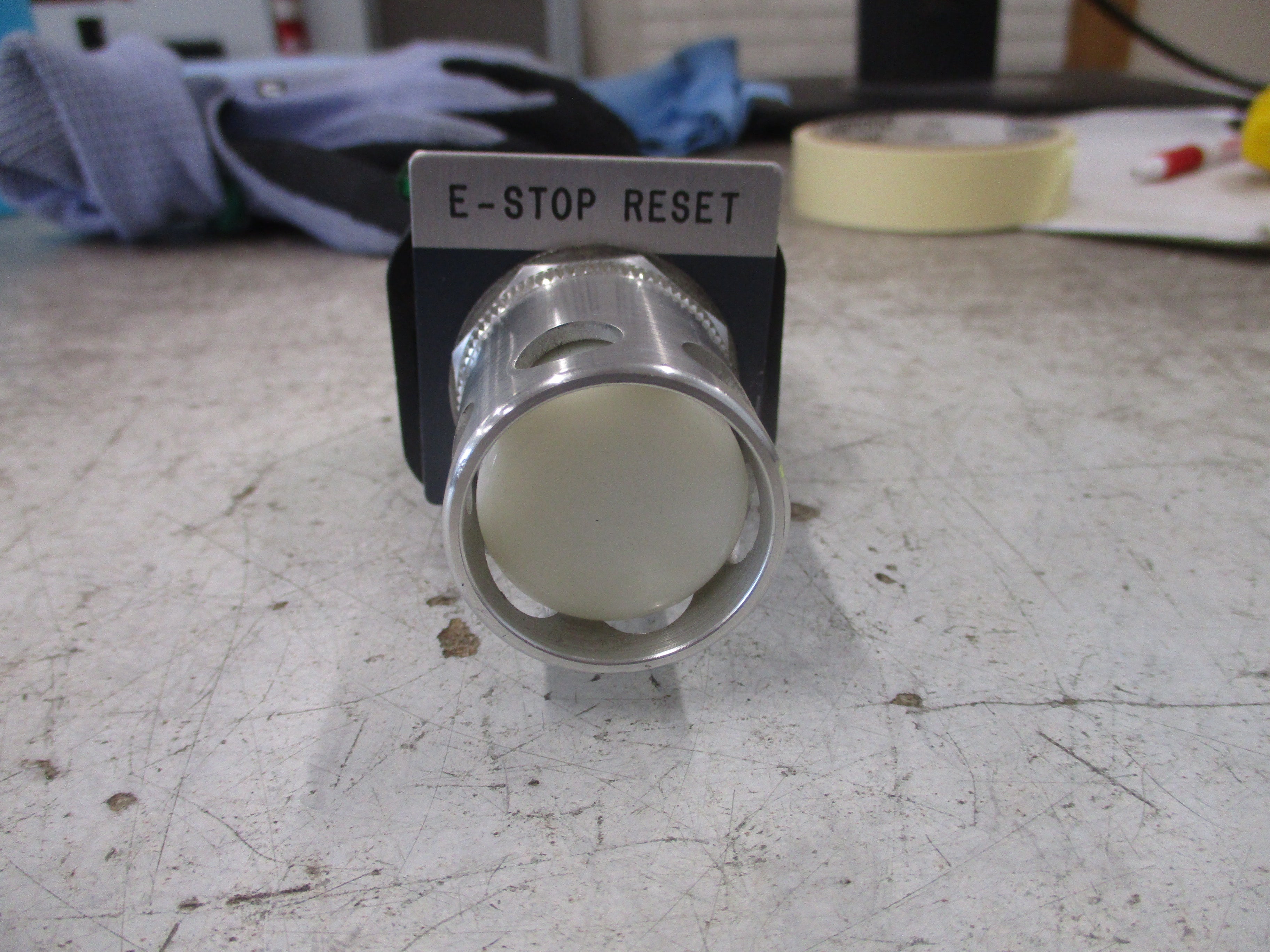 Allen-Bradley Illuminated Push Button 800TC-QA24WD1 Ser. T White 24V Used