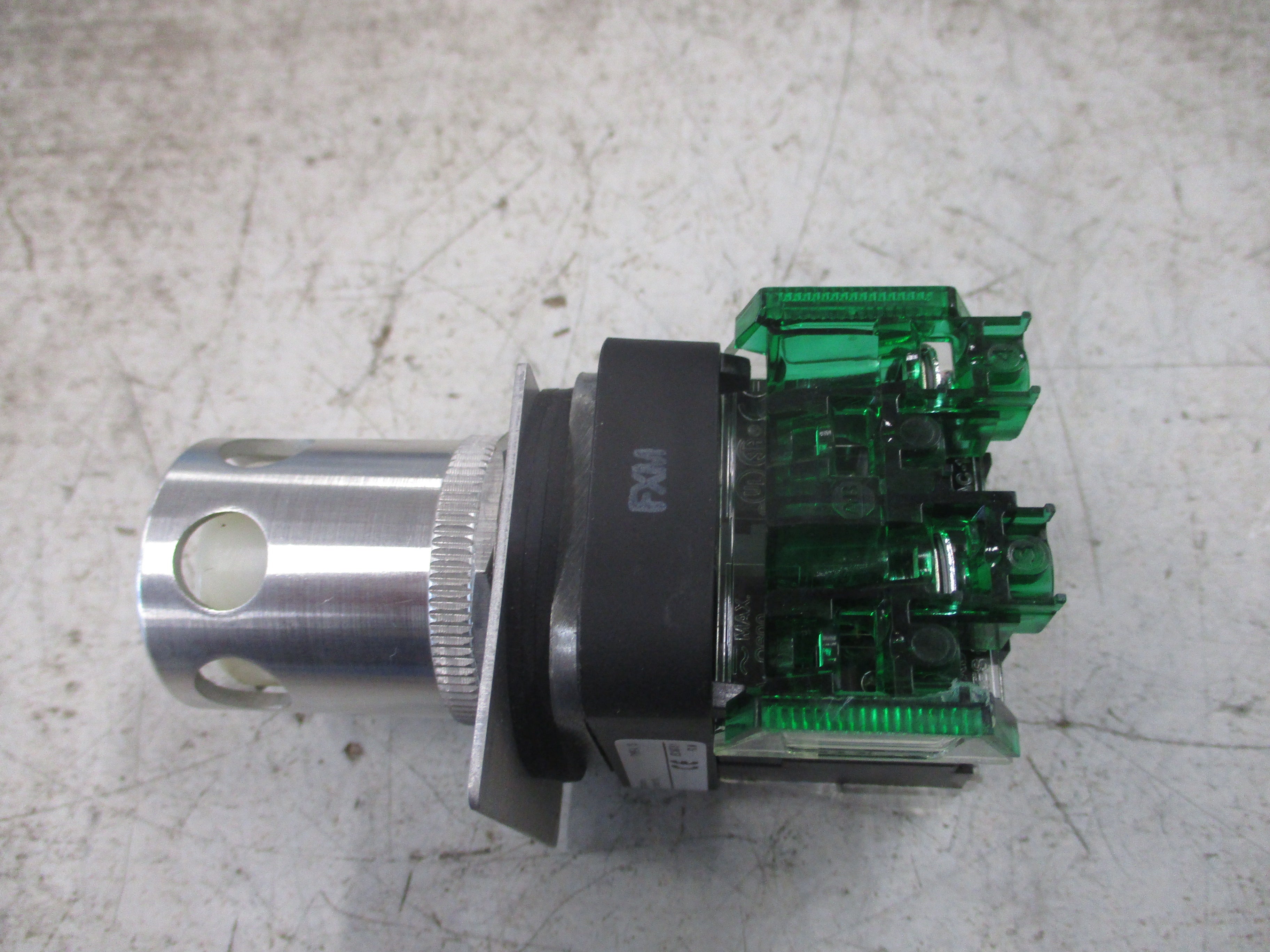Allen-Bradley Illuminated Push Button 800TC-QA24WD1 Ser. T White 24V Used