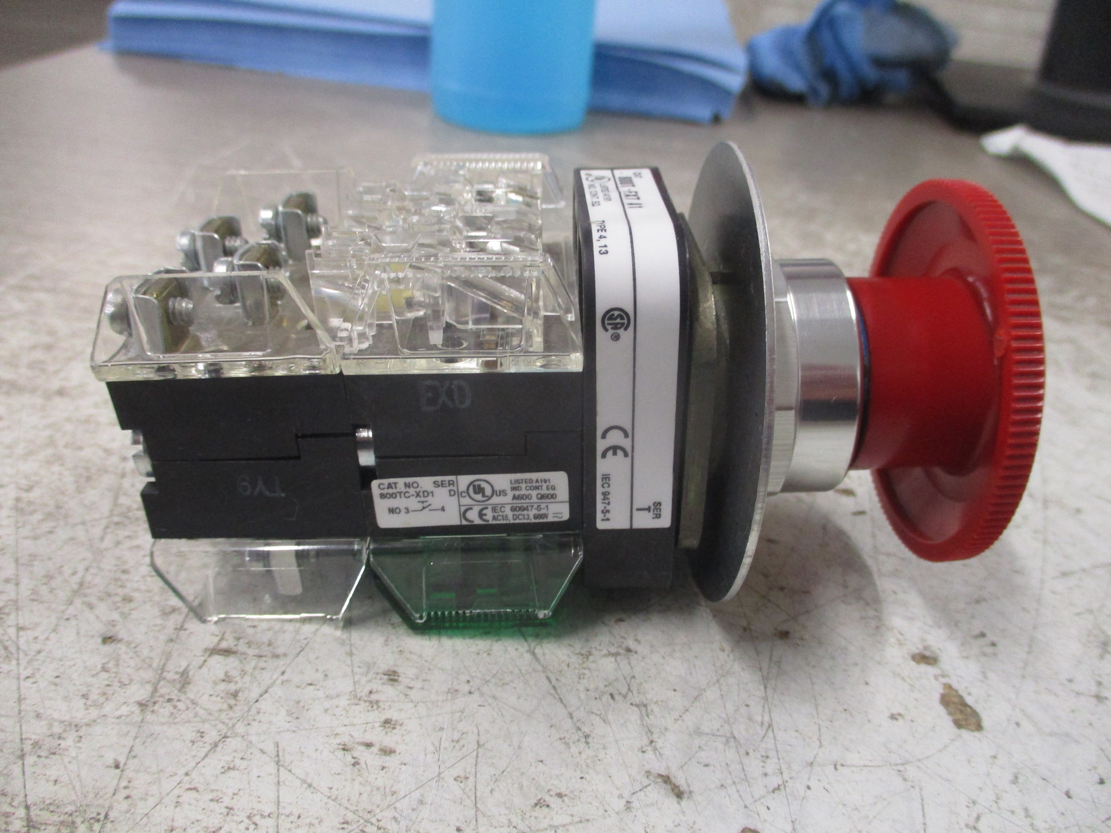 Allen-Bradley E-Stop Push Button 800T-FXT A1 Ser. T Used