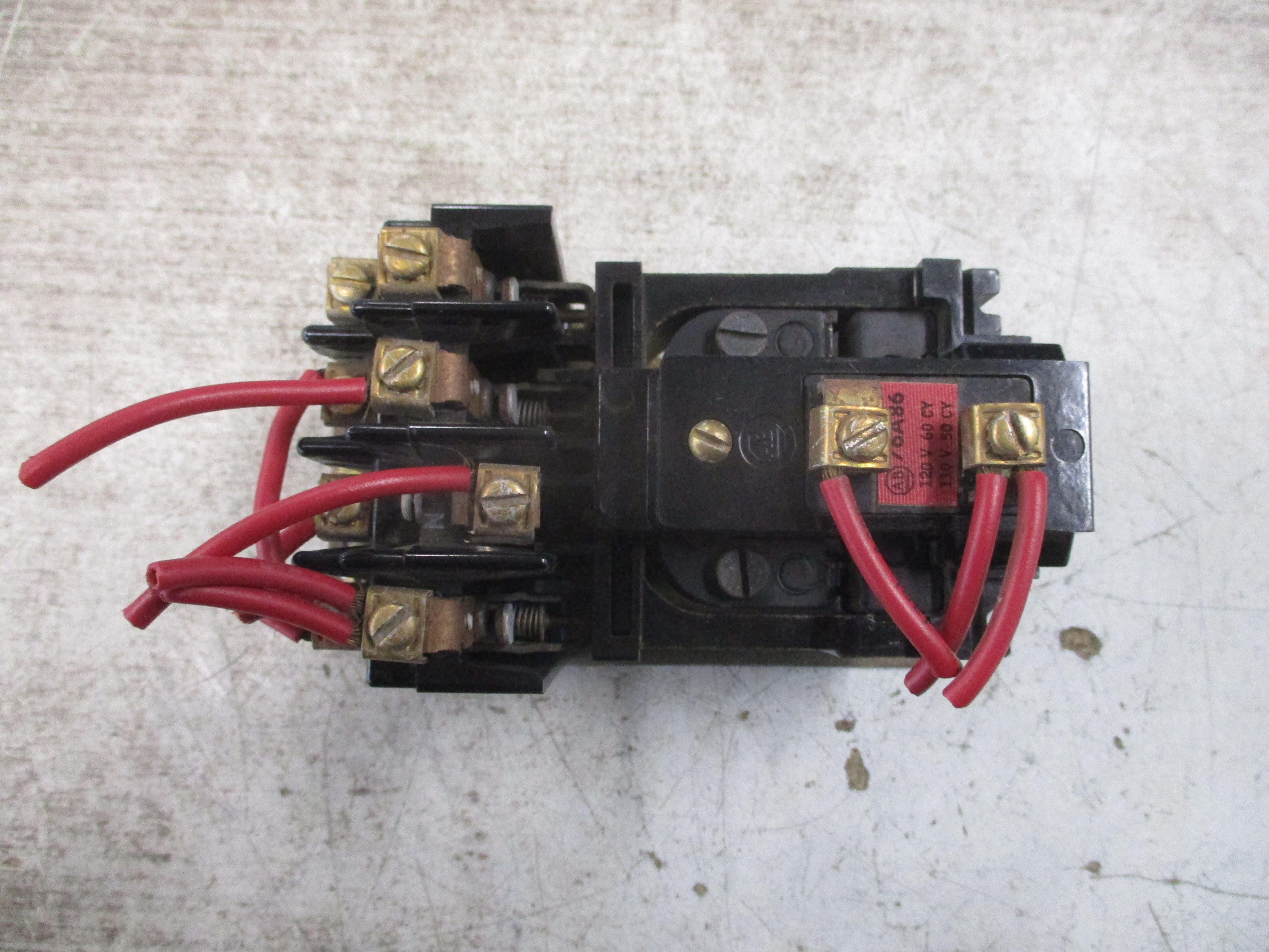 Allen-Bradley Control Relay 700-BR400A1 Ser. A 120V Coil Used