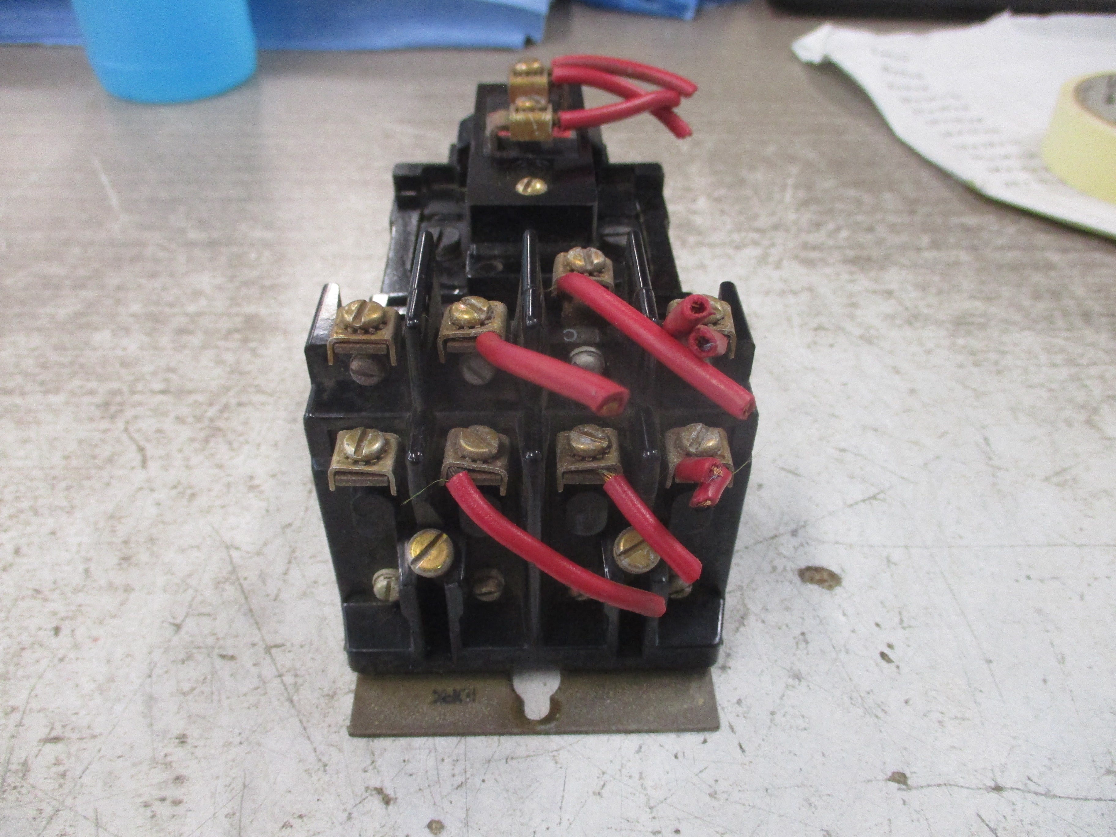 Allen-Bradley Control Relay 700-BR400A1 Ser. A 120V Coil Used