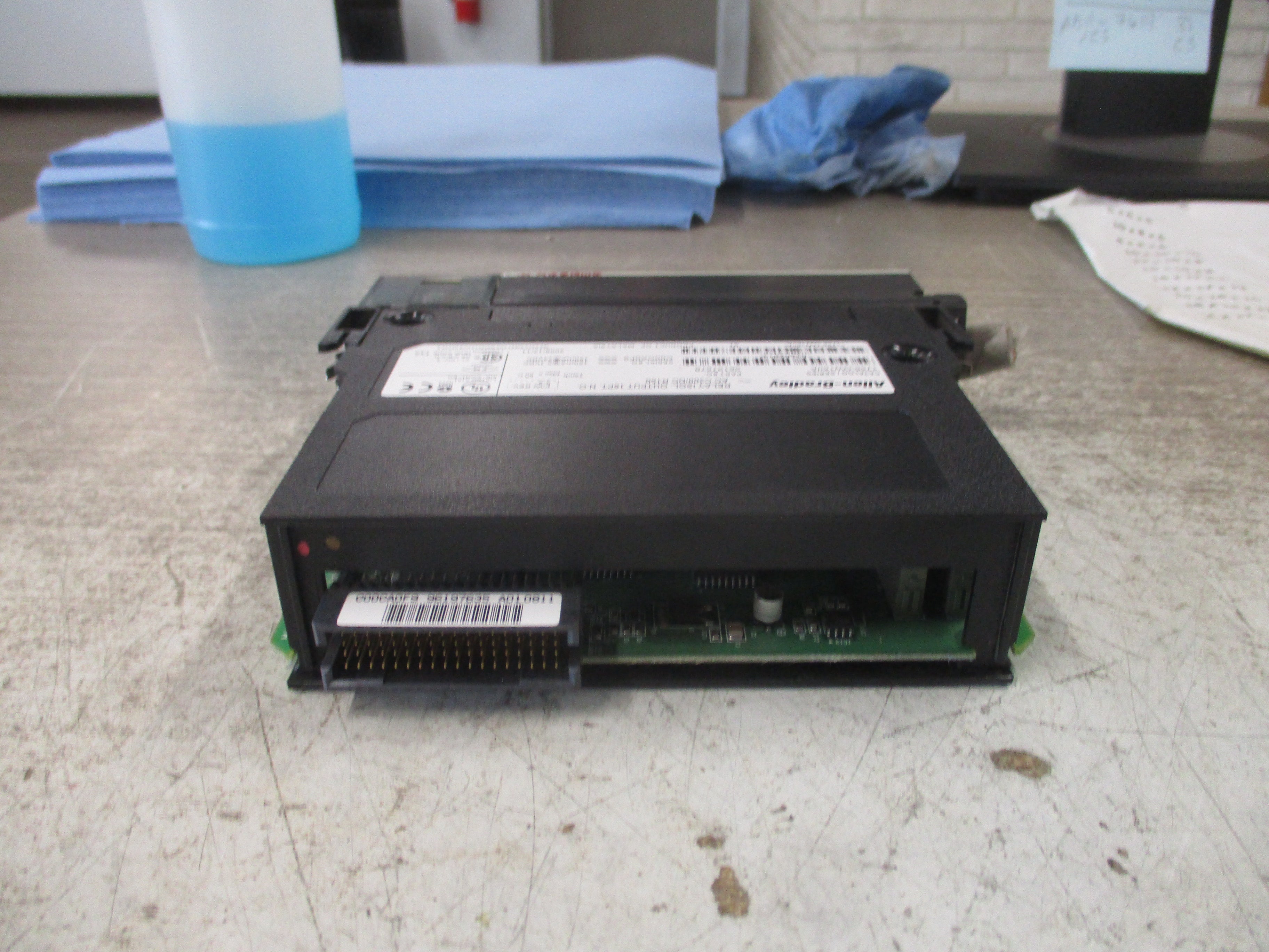 Allen-Bradley ControlLogix Relay Isolated Output Module 1756-OW16I Ser. A Used