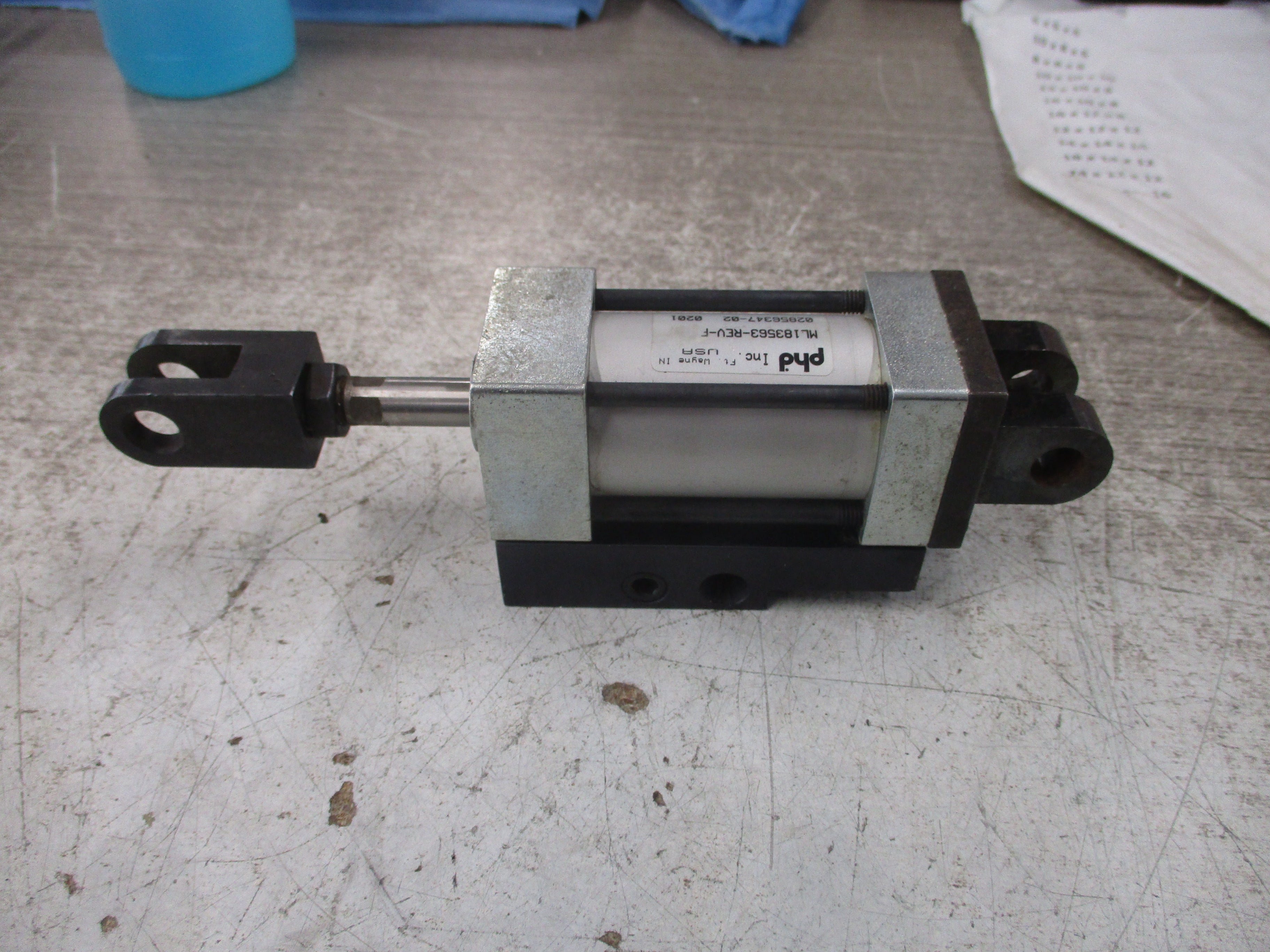 phd Pneumatic Cylinder ML183563 Rev. F Used