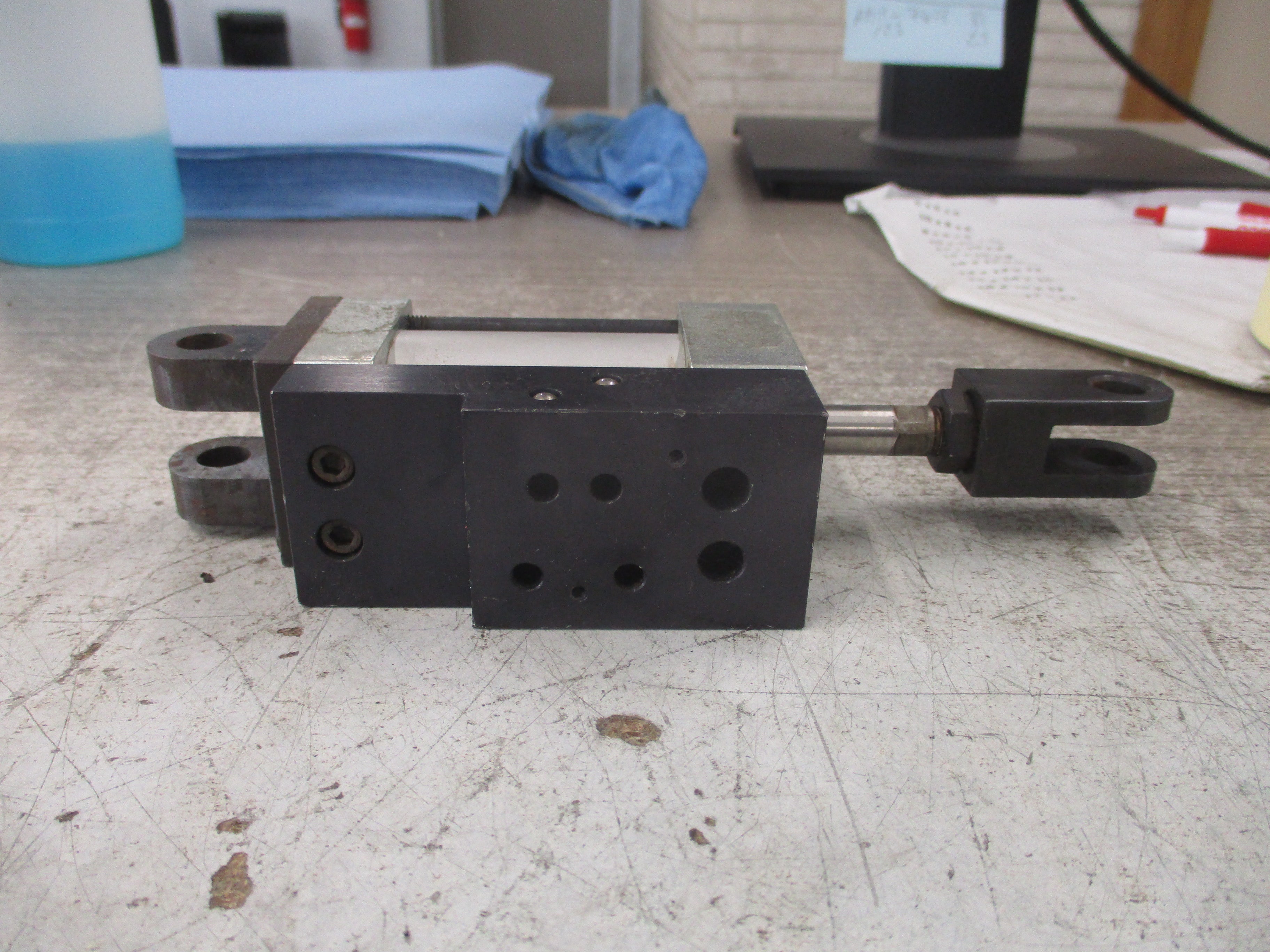 phd Pneumatic Cylinder ML183563 Rev. F Used