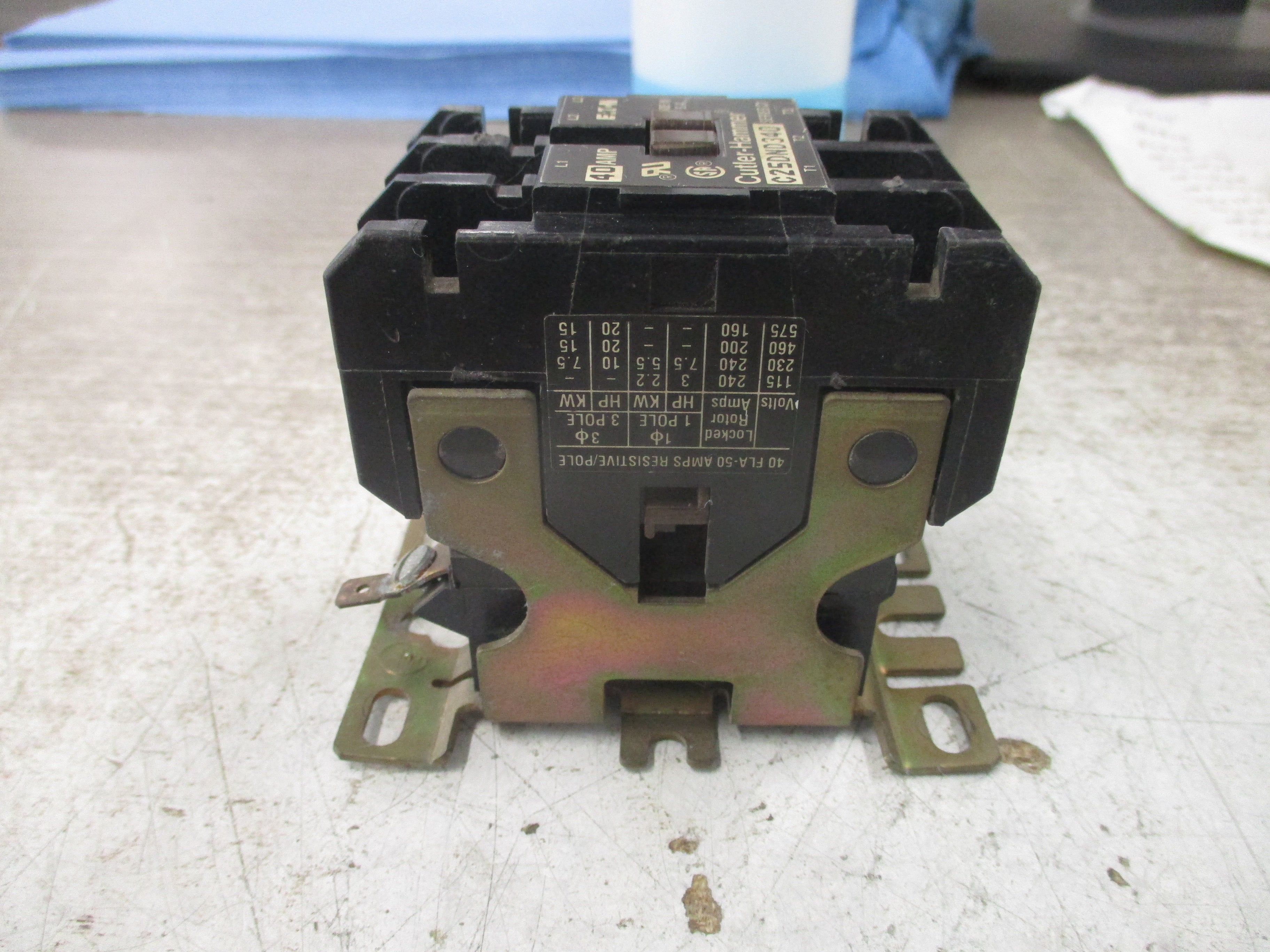 Eaton Cutler-Hammer Contactor C25DND340 Ser. C1 24V Coil 40A Used