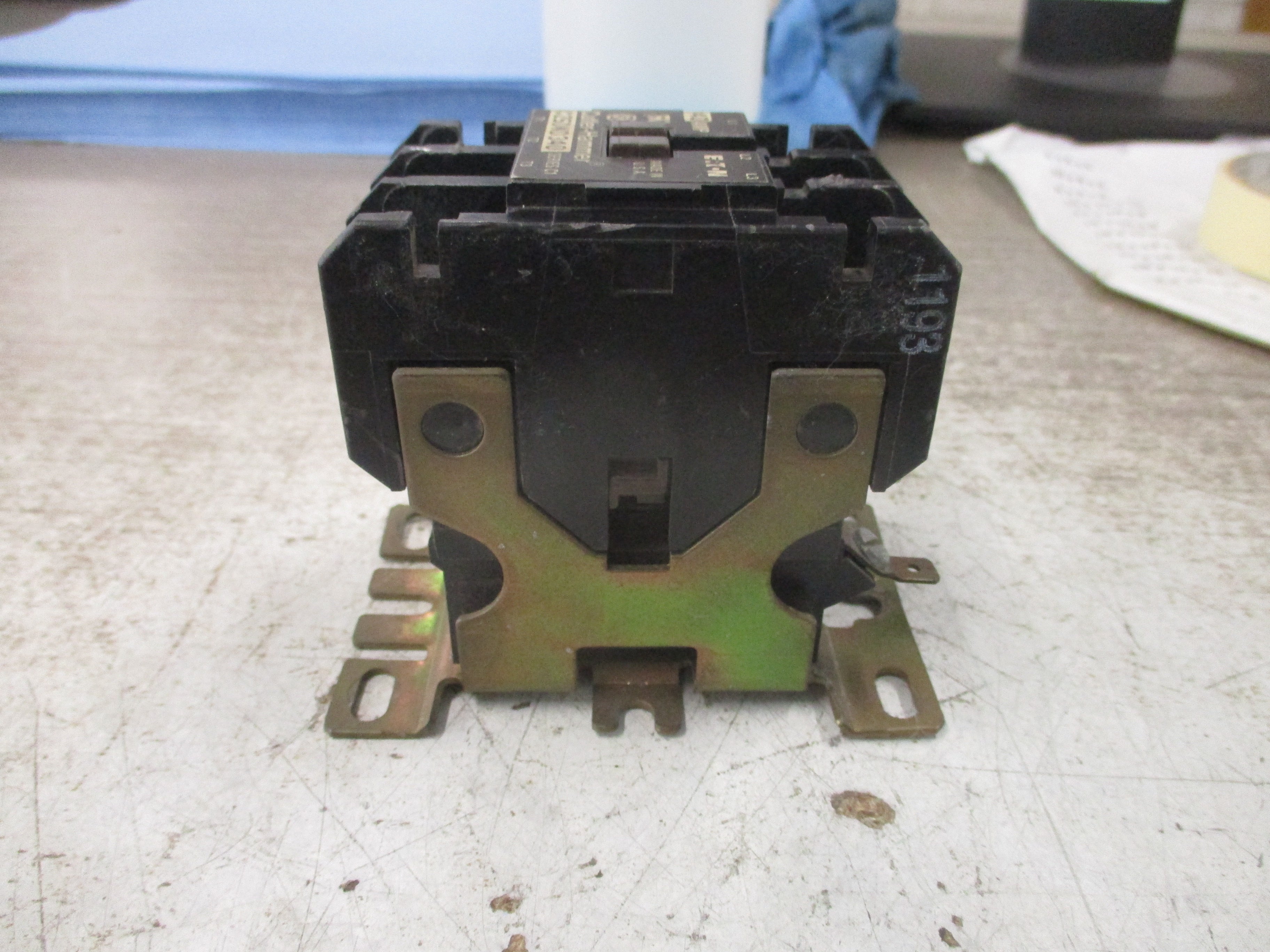 Eaton Cutler-Hammer Contactor C25DND340 Ser. C1 24V Coil 40A Used