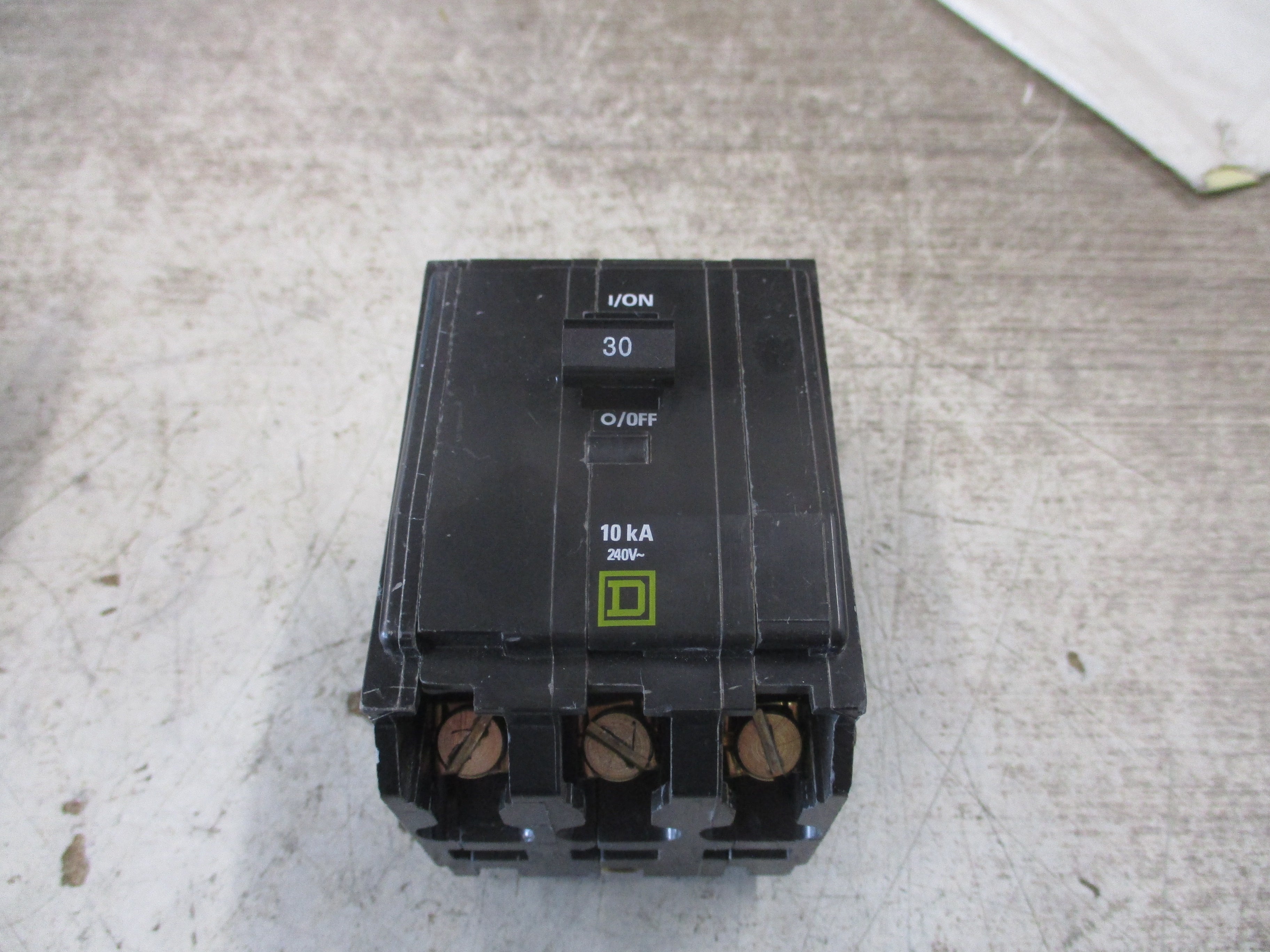 Square D Bolt-On Circuit Breaker QOB330 240V 30A 3P *No Screws* Used