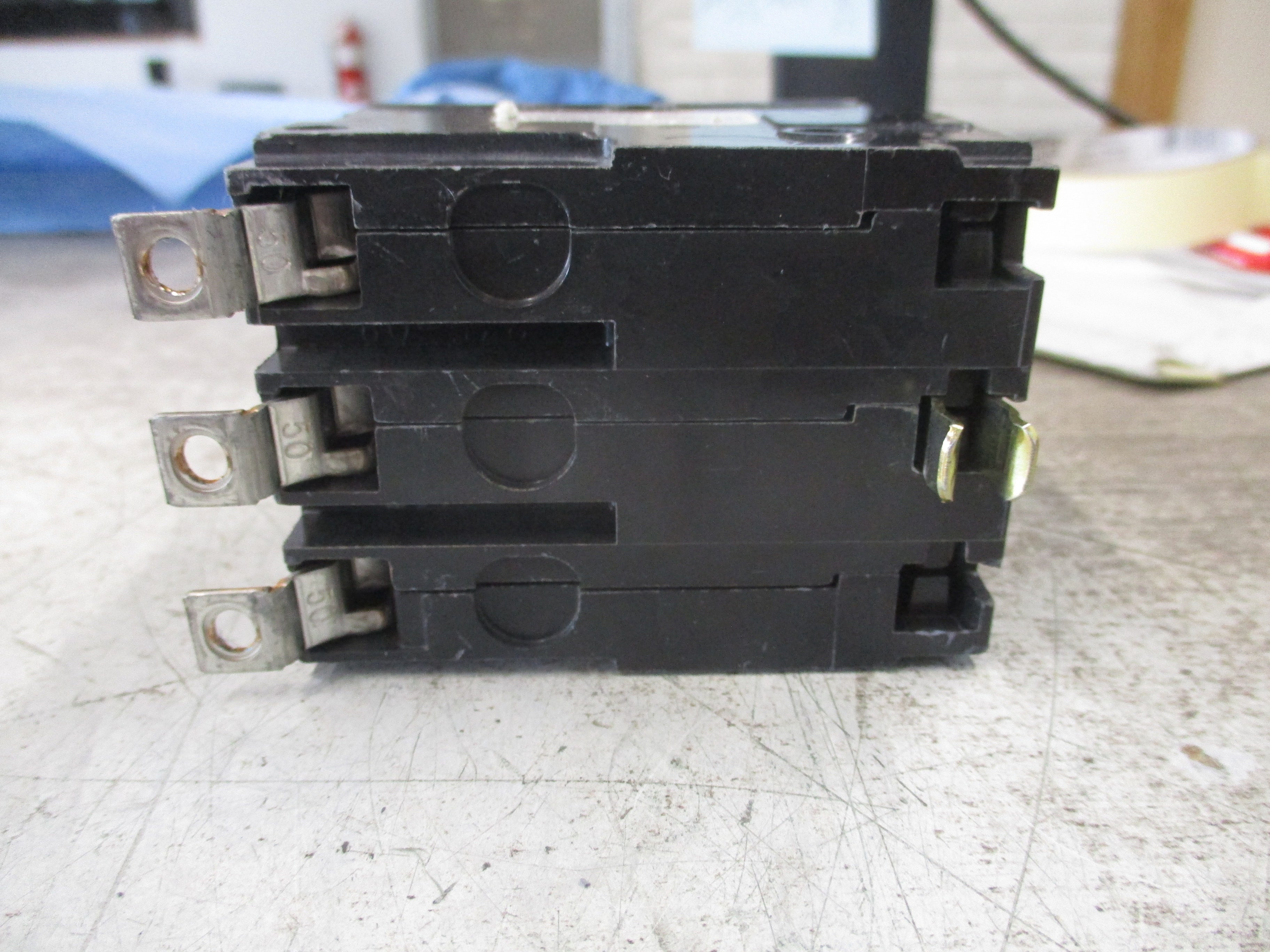 Square D Bolt-On Circuit Breaker QOB330 240V 30A 3P *No Screws* Used