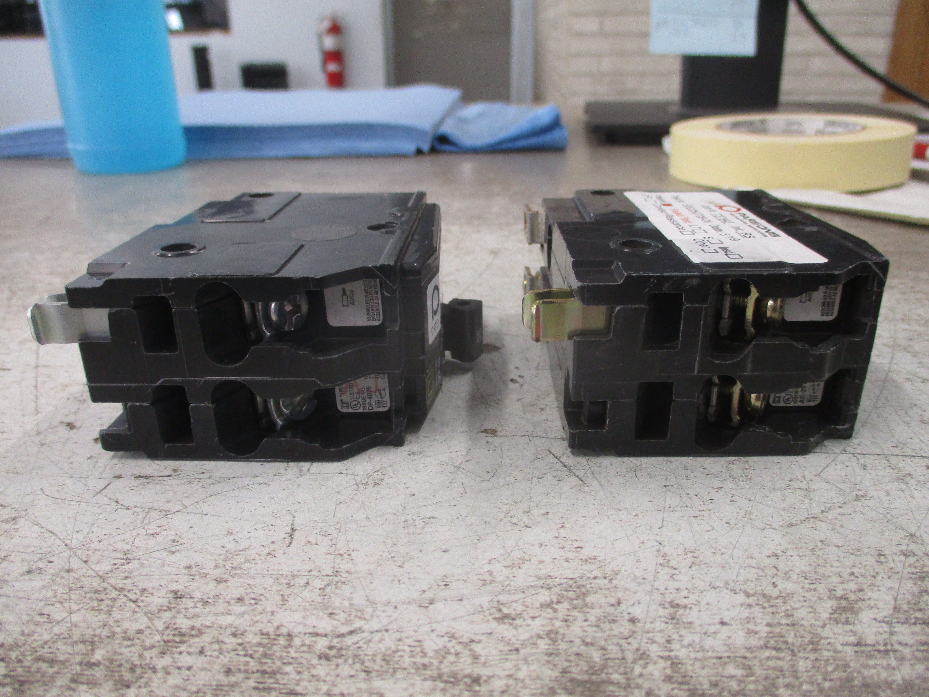 Square D Bolt-On Circuit Breaker QOB230 30A 120/240V 2P *Lot of 2* *(1) Screw*