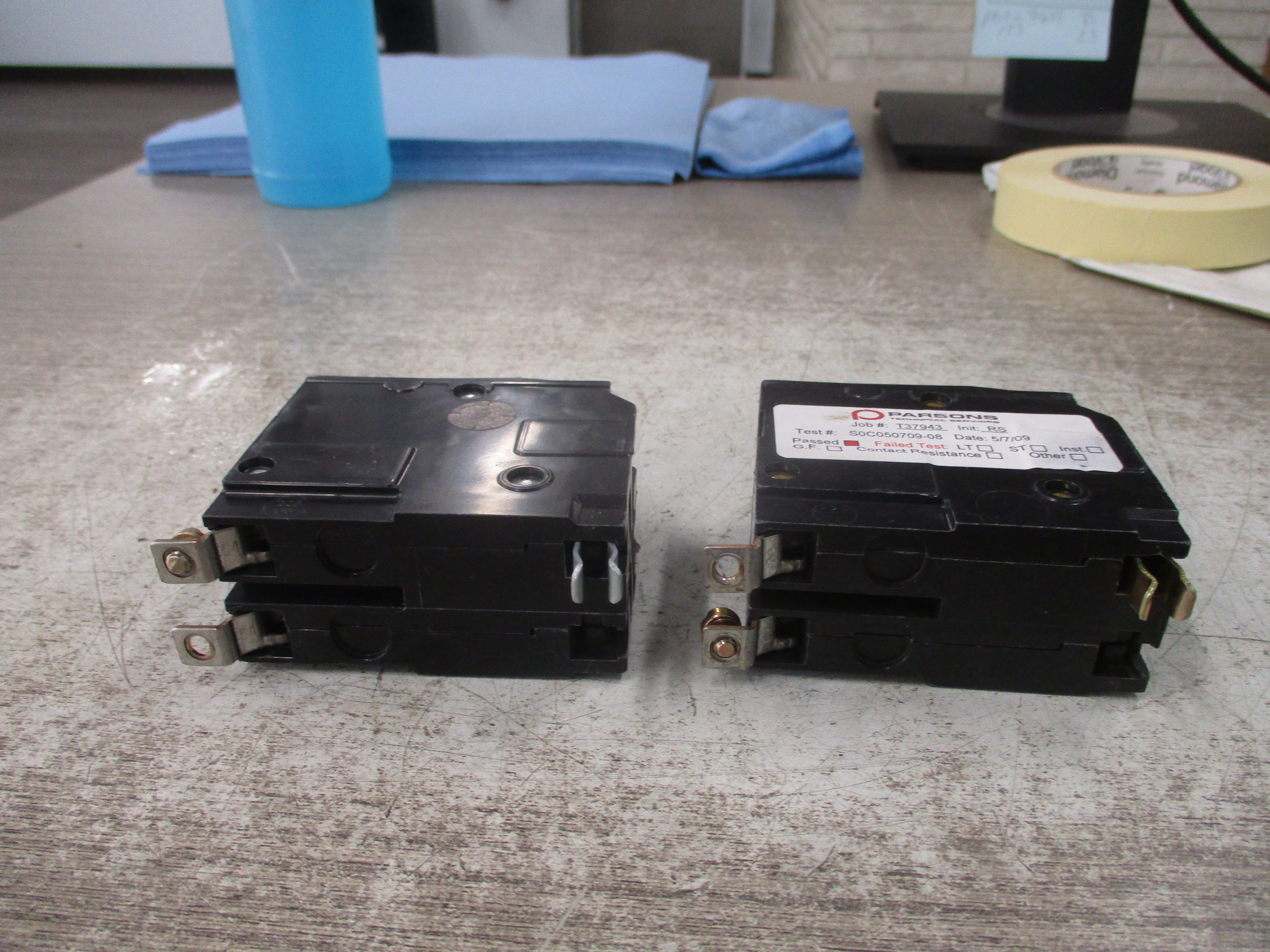 Square D Bolt-On Circuit Breaker QOB230 30A 120/240V 2P *Lot of 2* *(1) Screw*