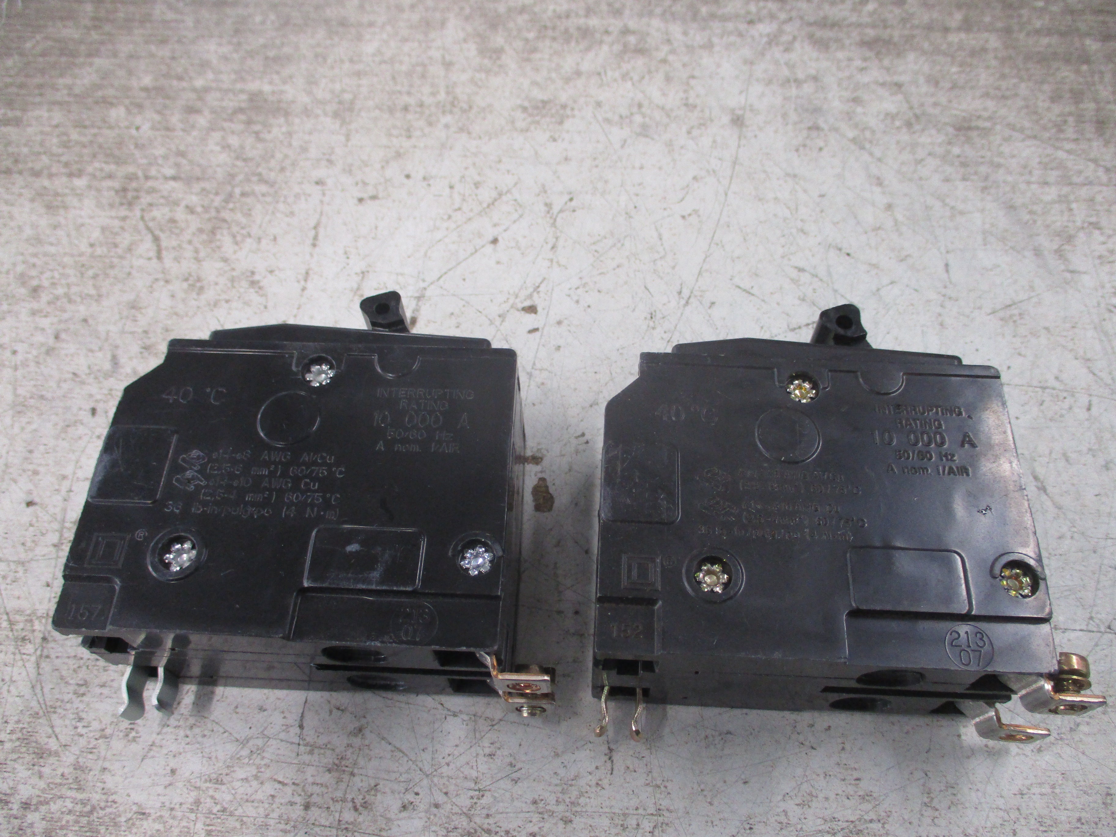 Square D Bolt-On Circuit Breaker QOB230 30A 120/240V 2P *Lot of 2* *(1) Screw*