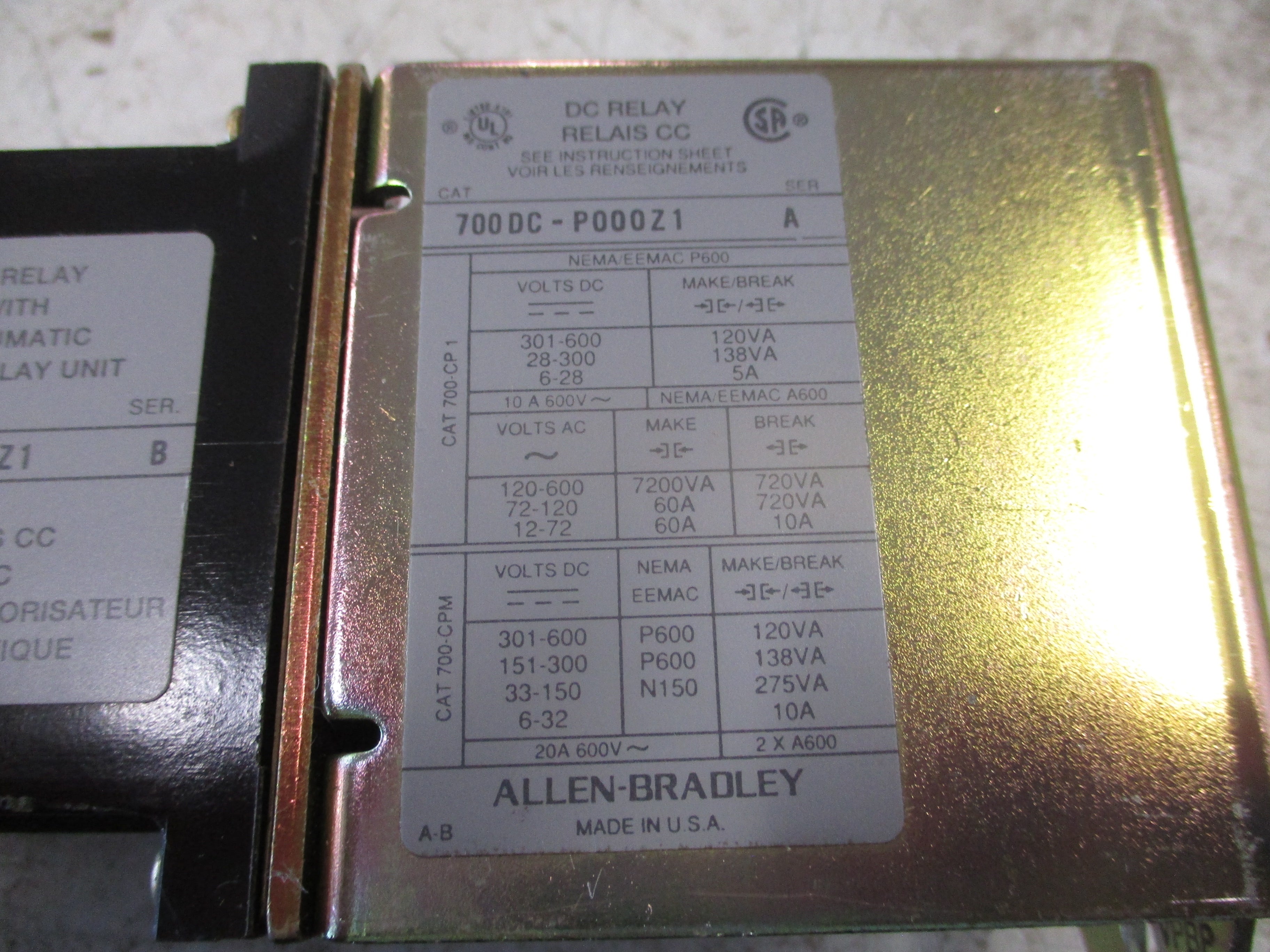 Allen-Bradley DC Relay W/Pneumatic Time Delay Unit 700DC-PPTZ1 Ser. B