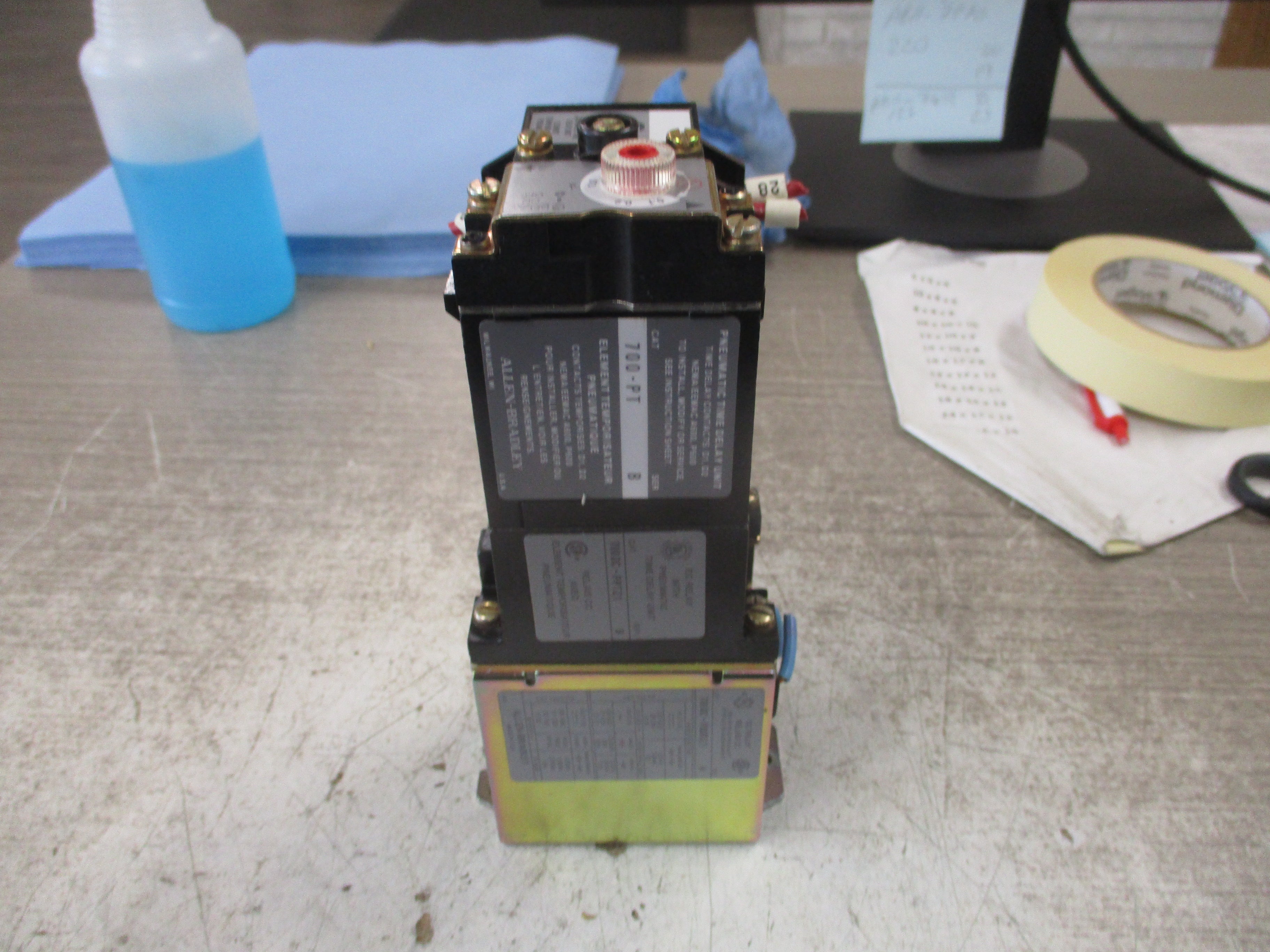 Allen-Bradley DC Relay W/Pneumatic Time Delay Unit 700DC-PPTZ1 Ser. B