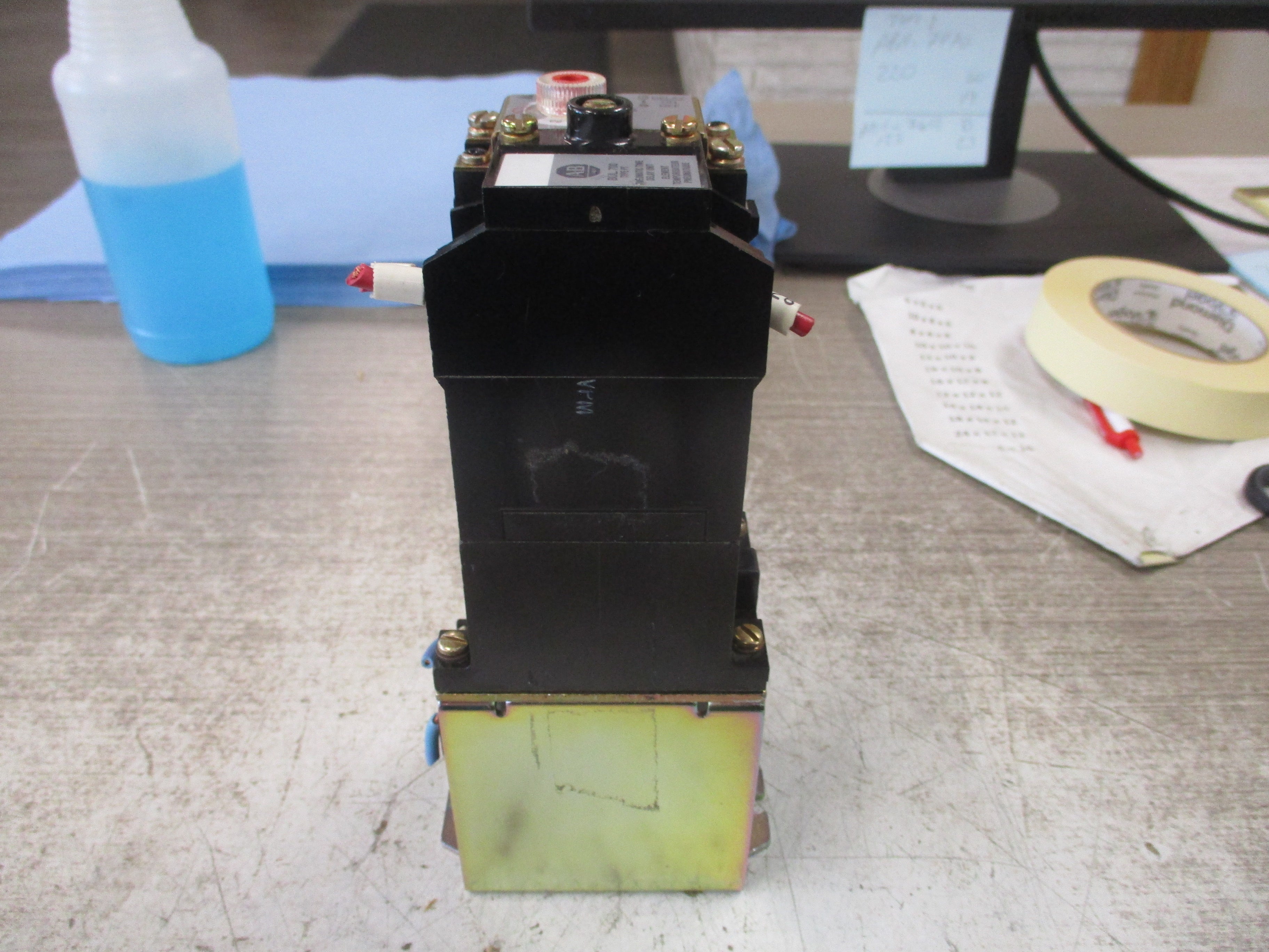 Allen-Bradley DC Relay W/Pneumatic Time Delay Unit 700DC-PPTZ1 Ser. B