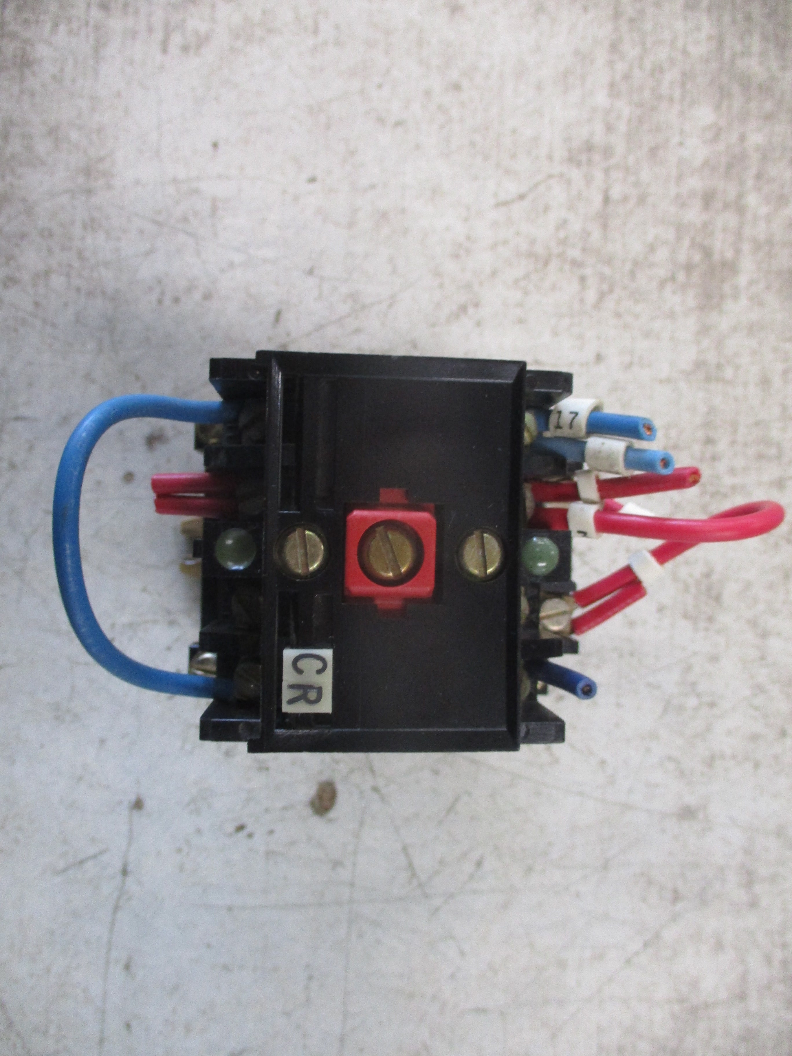 Allen-Bradley Pilot Relay 700-NX14 Ser. B Used
