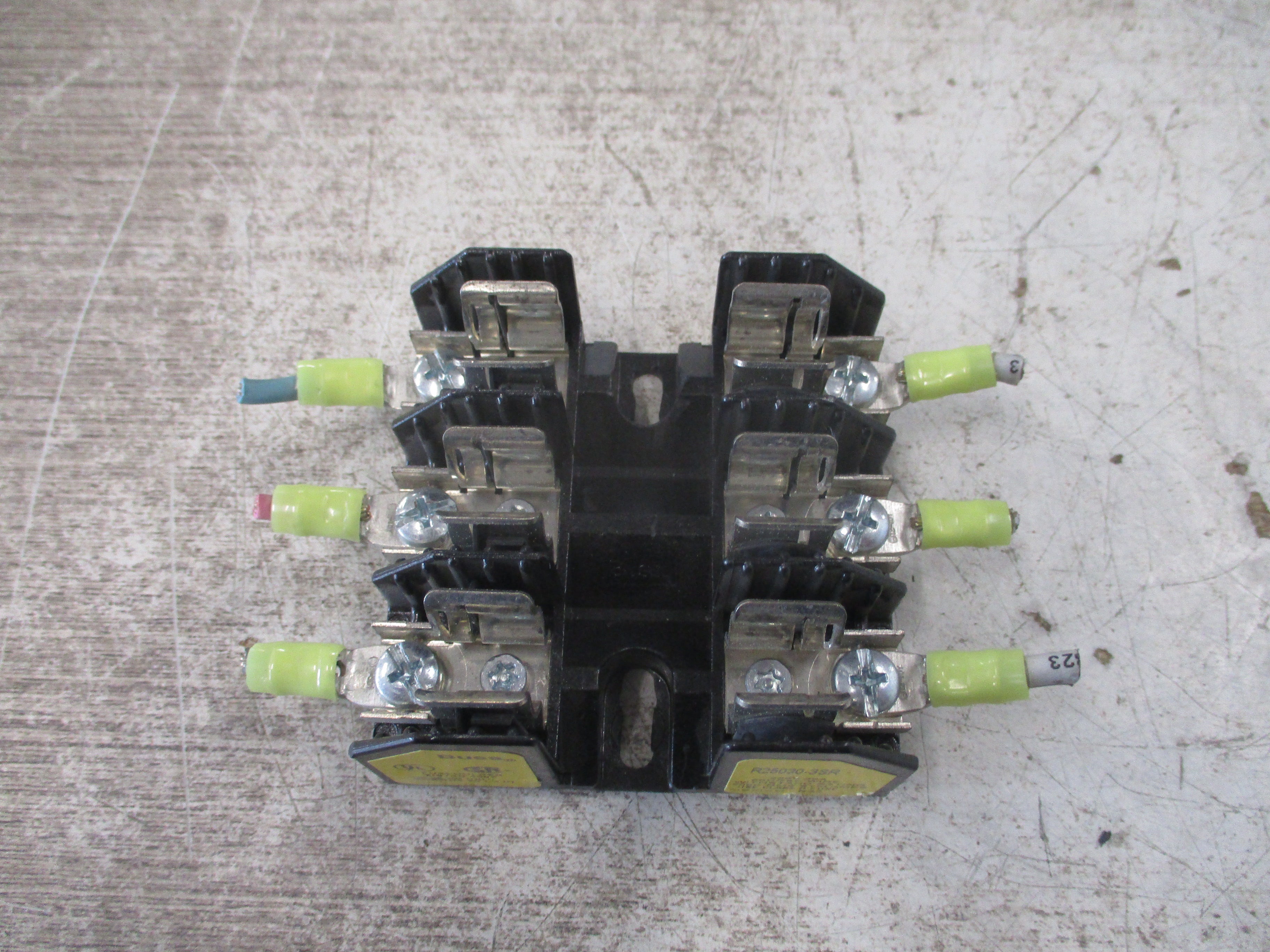 Buss Fuseholder R25030-3SR 30A 250V 3P Used