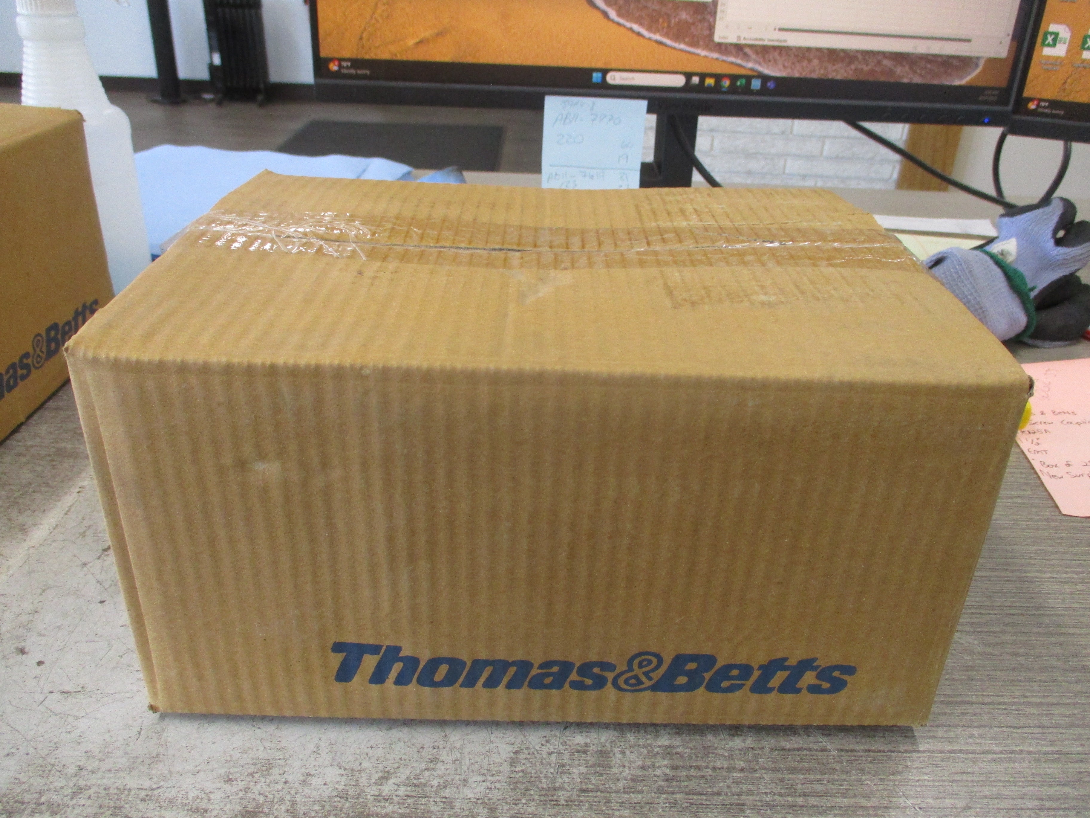 Thomas & Betts Set Screw Coupling TK125A 1 1/2" EMT *Box of 25* New Surplus