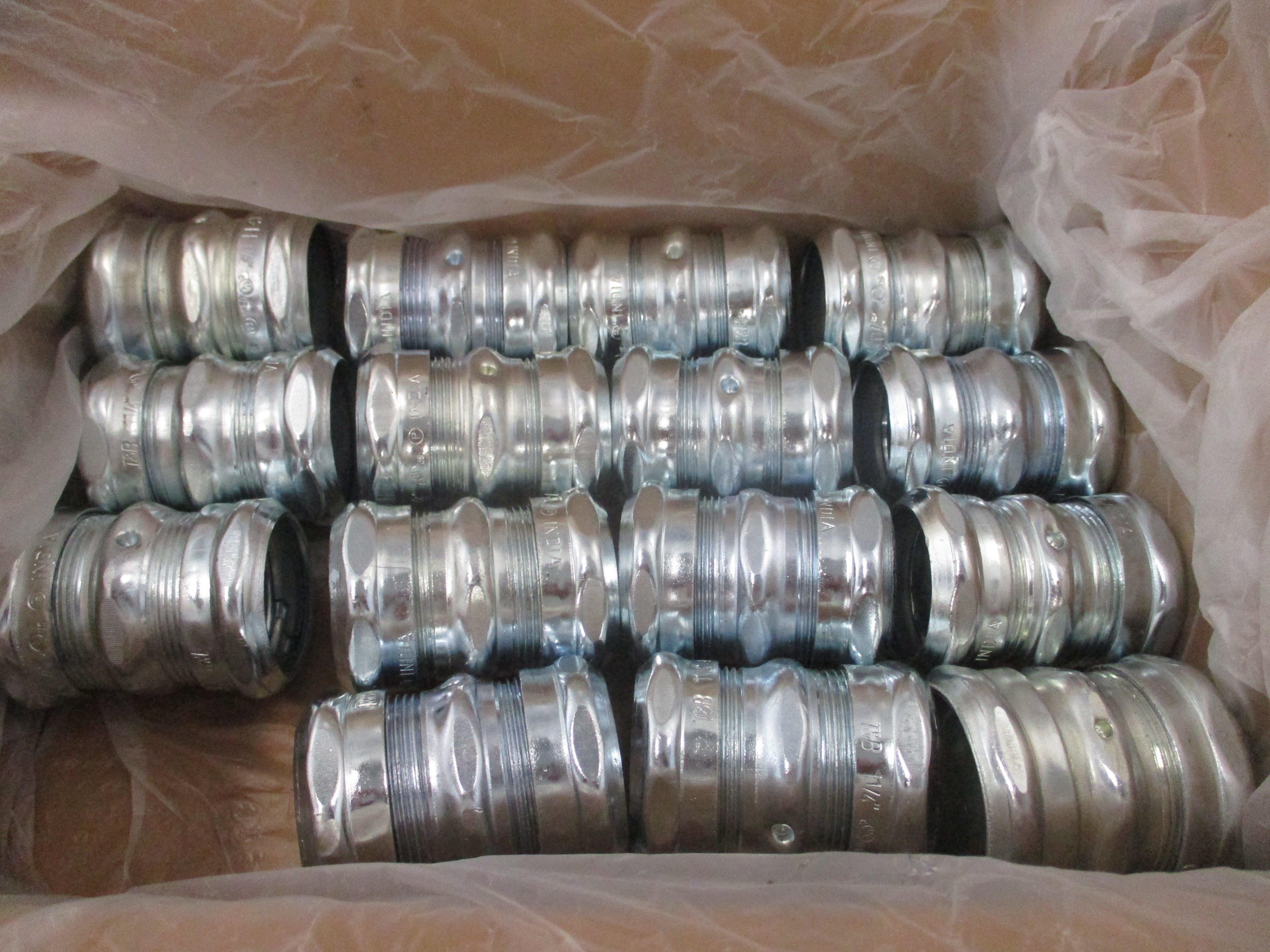 Thomas & Betts Compression Coupling TK114A 1 1/4" For EMT Coupling *Box of 15*