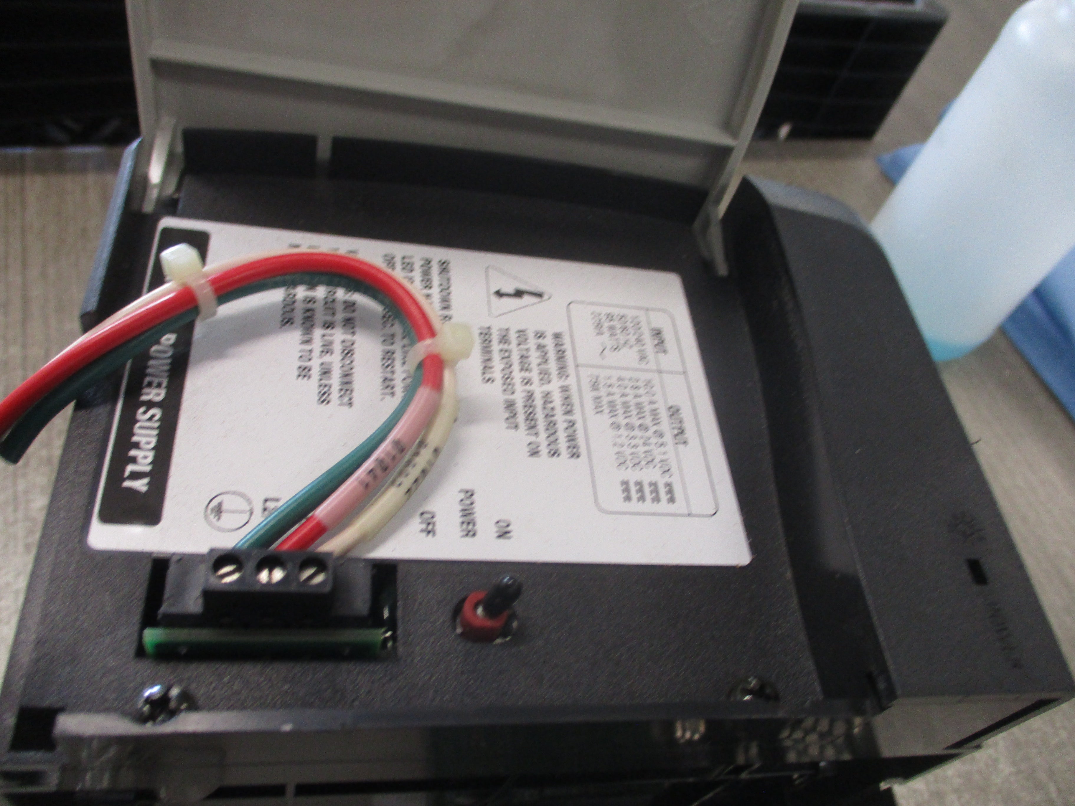 Allen-Bradley ControlLogix 7-Slot Chassis W/ Power Supply 1756A7/1756-PA72
