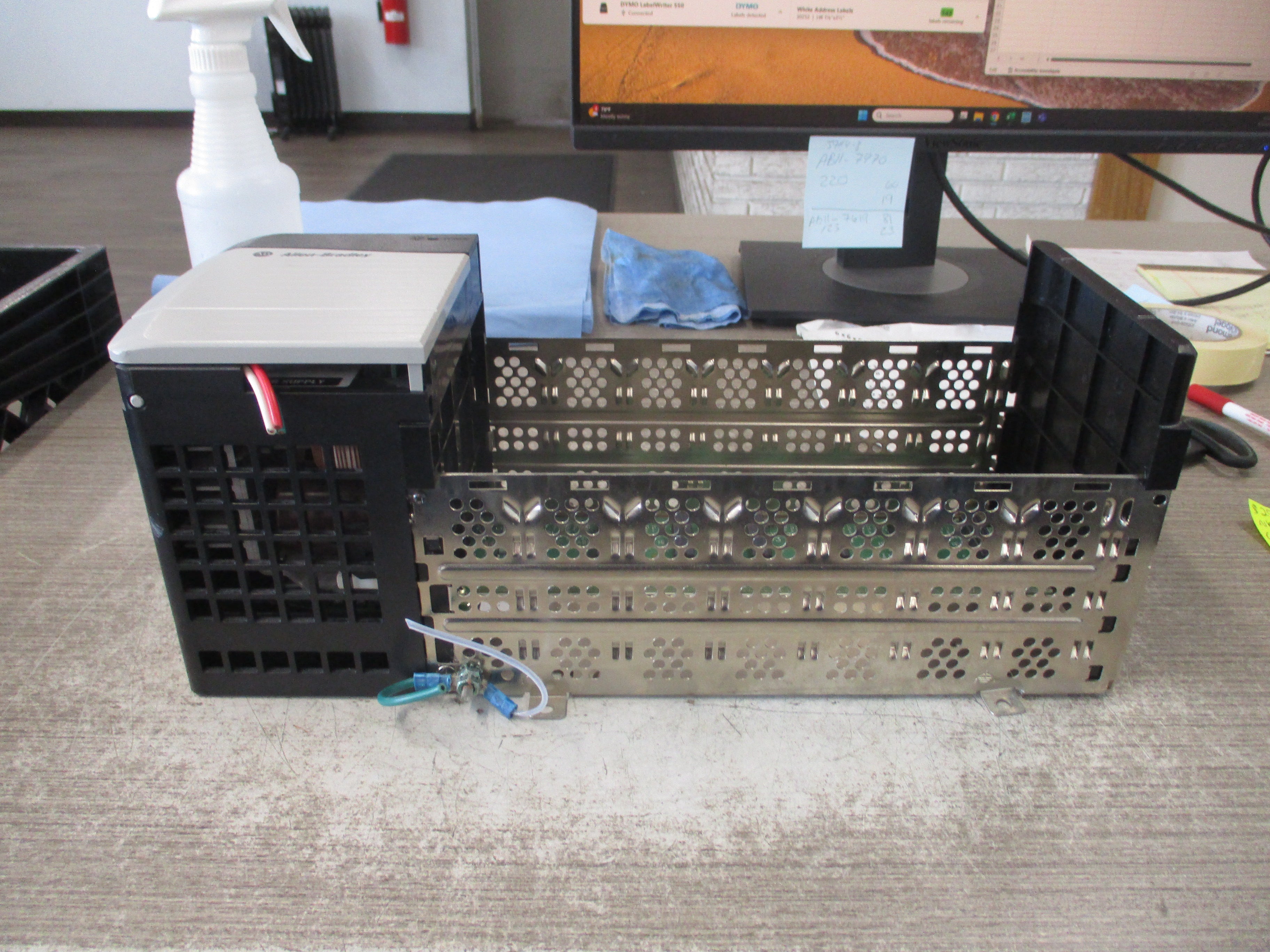 Allen-Bradley ControlLogix 7-Slot Chassis W/ Power Supply 1756A7/1756-PA72