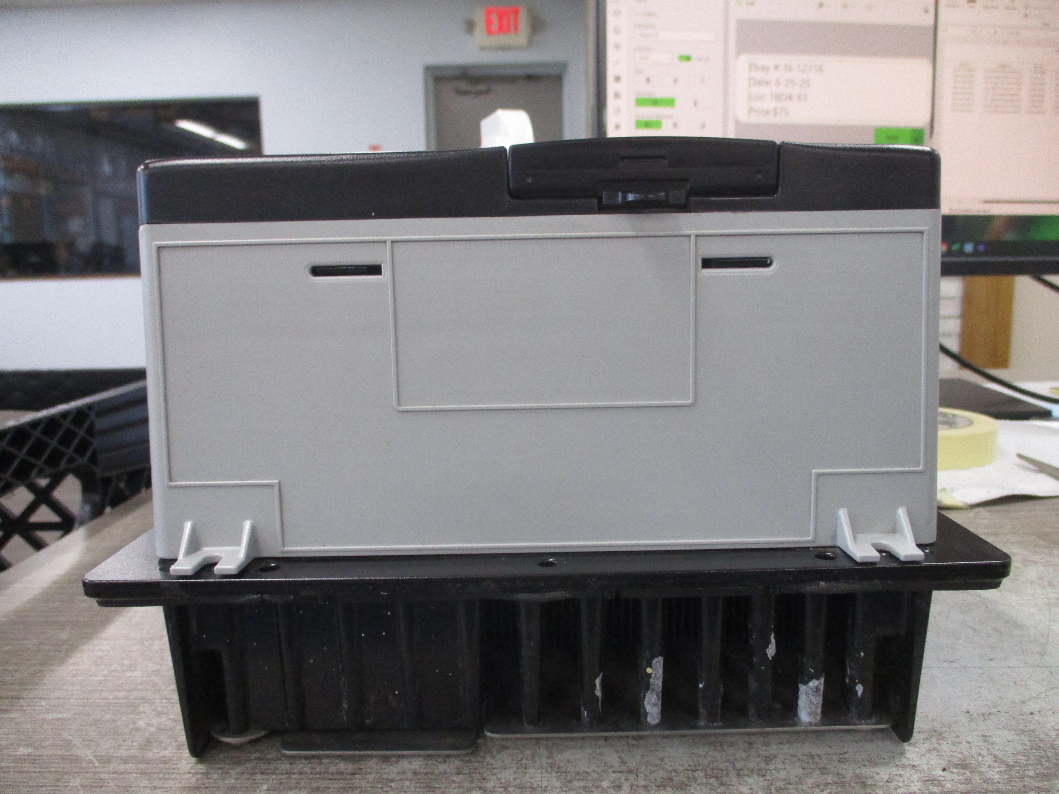 Allen-Bradley PowerFlex 70 AC Drive 20AD027F0AYNANNN 20HP 3Ph