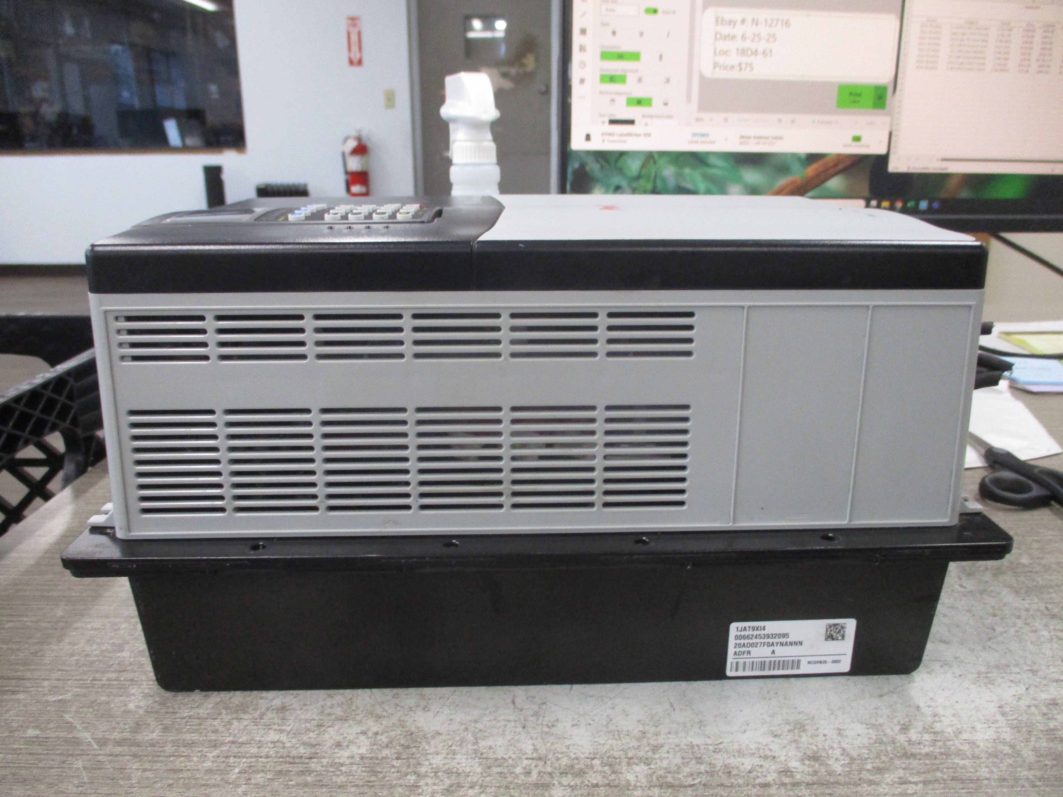 Allen-Bradley PowerFlex 70 AC Drive 20AD027F0AYNANNN 20HP 3Ph