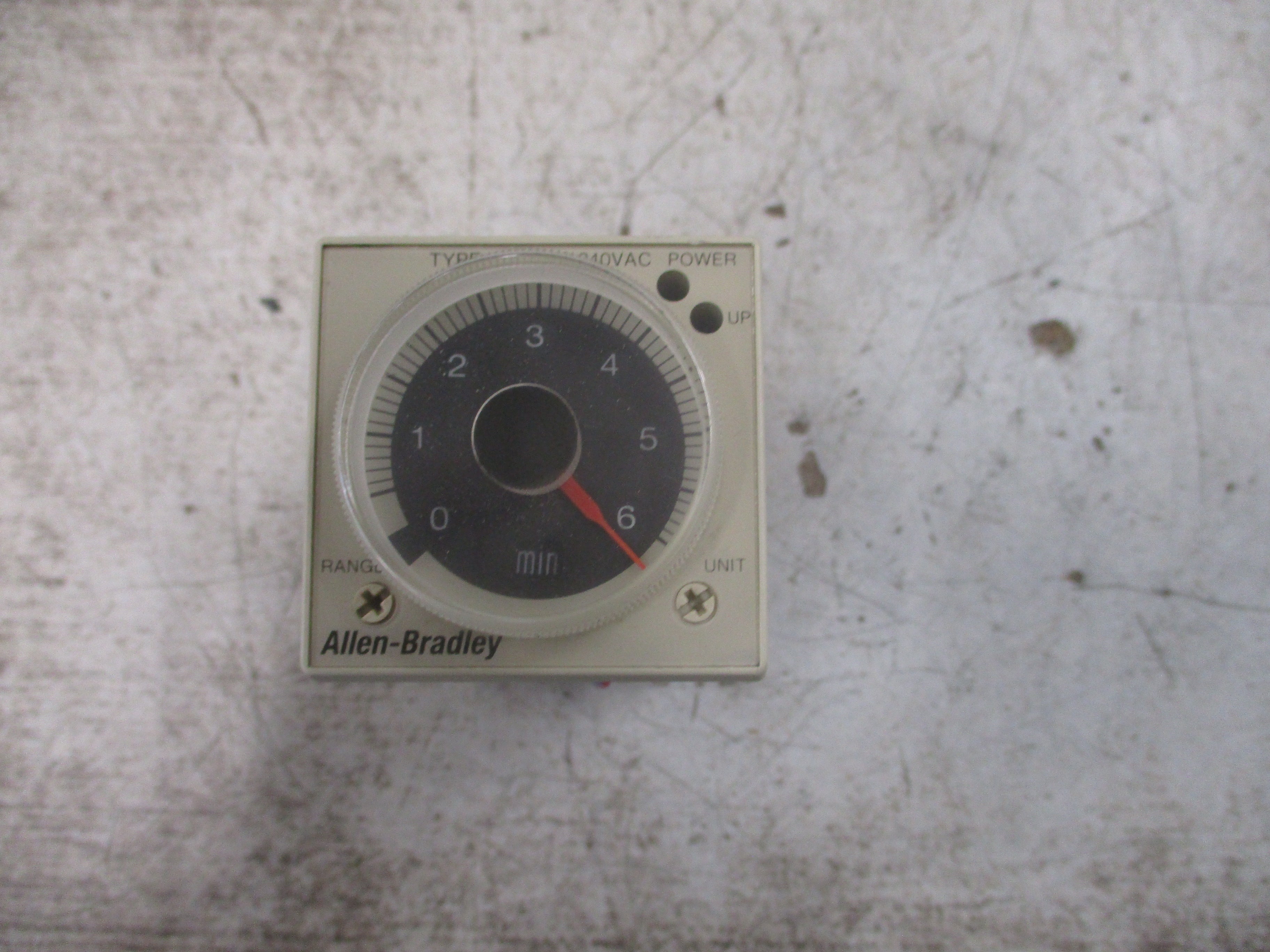 Allen-Bradley On Delay Timing Relay 700-HRM12TA17 Ser. B 100-240V 50/60Hz W/Base