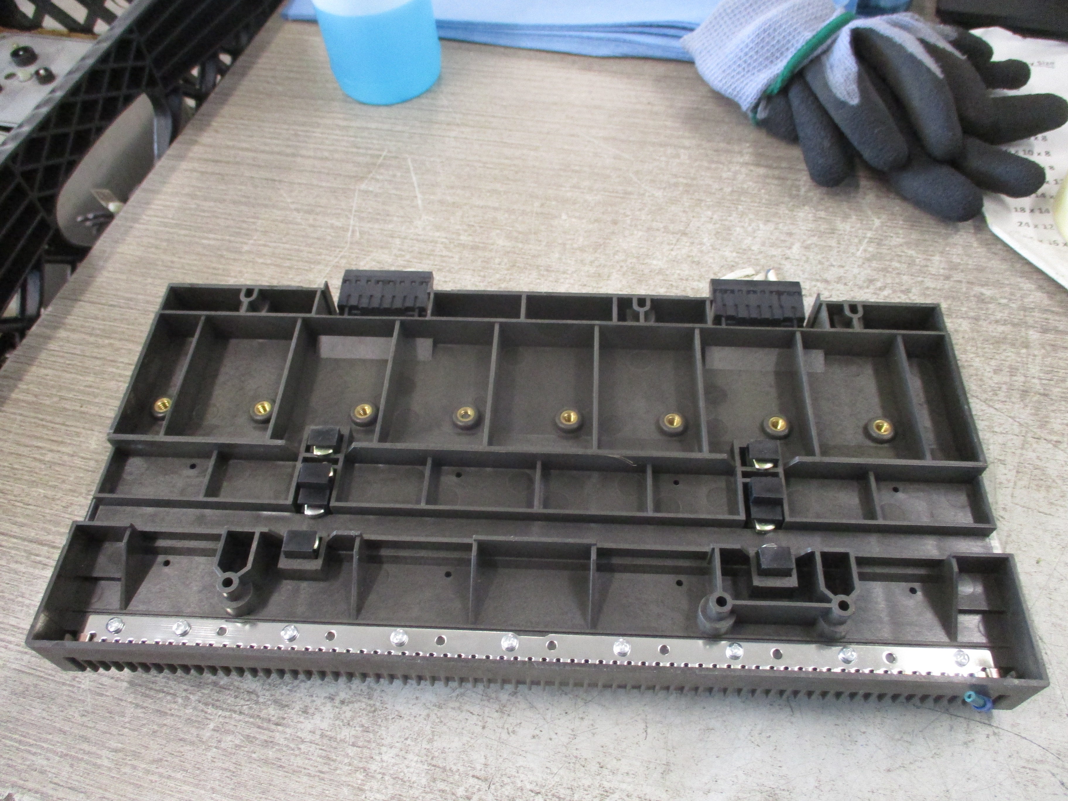 Emerson KJ4001X1-BE1 8-Wide Carrier 12P0818X072 Rev L Localbus: 12.6VDC, 8A Used