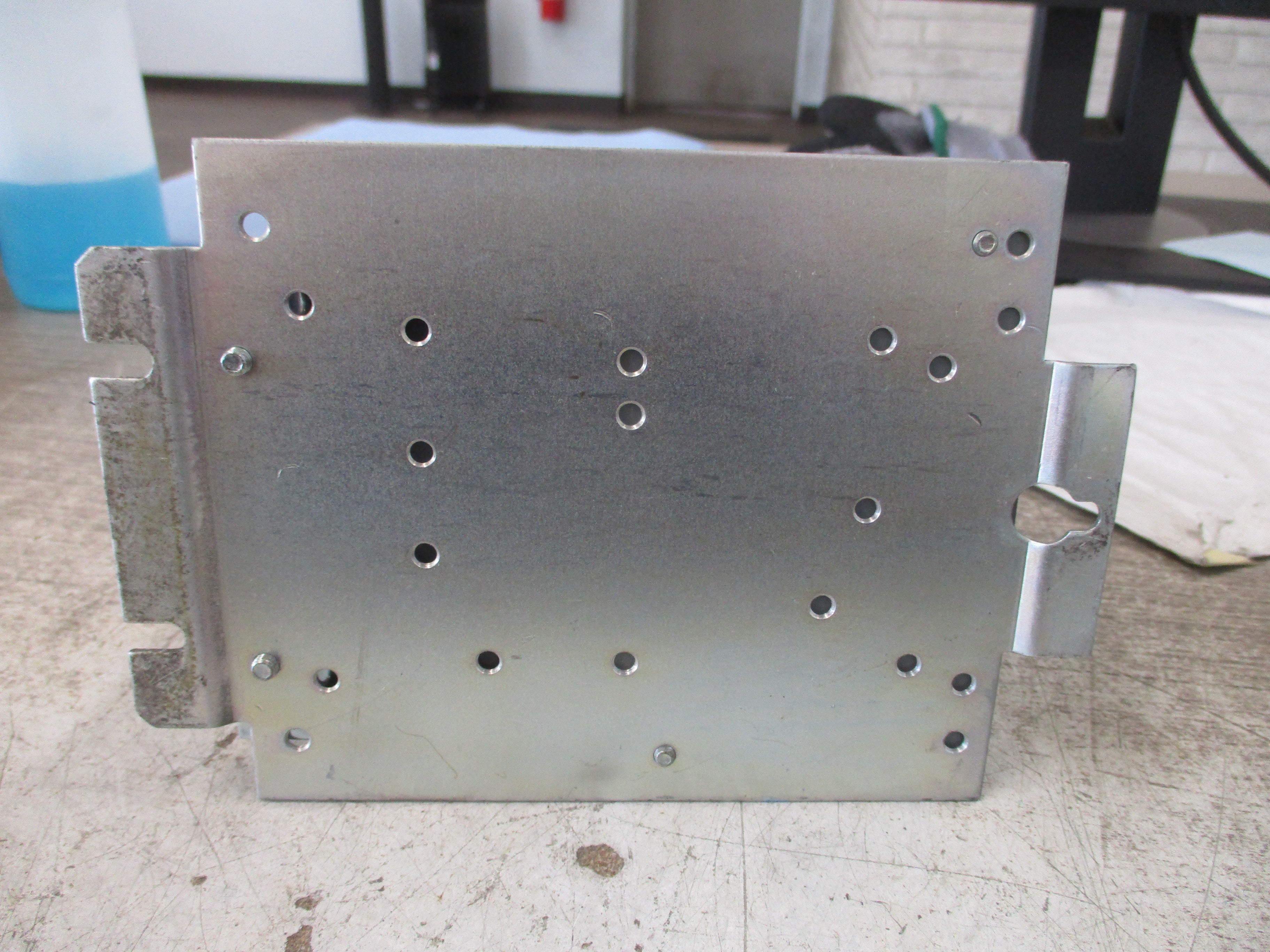 Cutler-Hammer Current Relay D60LA0 Trip: 1-9A 600V * Chipped Corner* Used