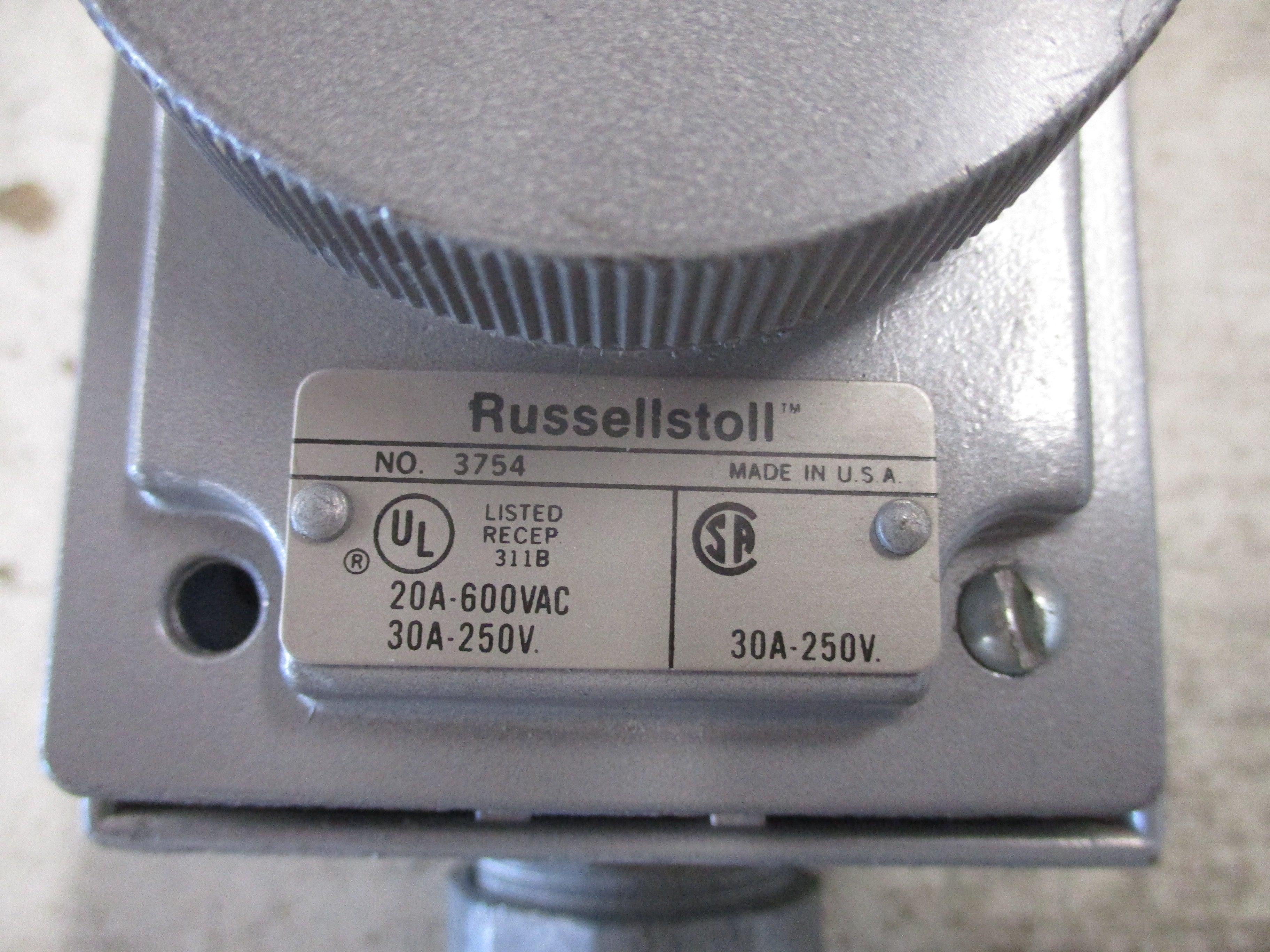 Russellstoll Receptacle 3754 30/20A 250/600VAC 3P 4W *Missing (1) Screw*