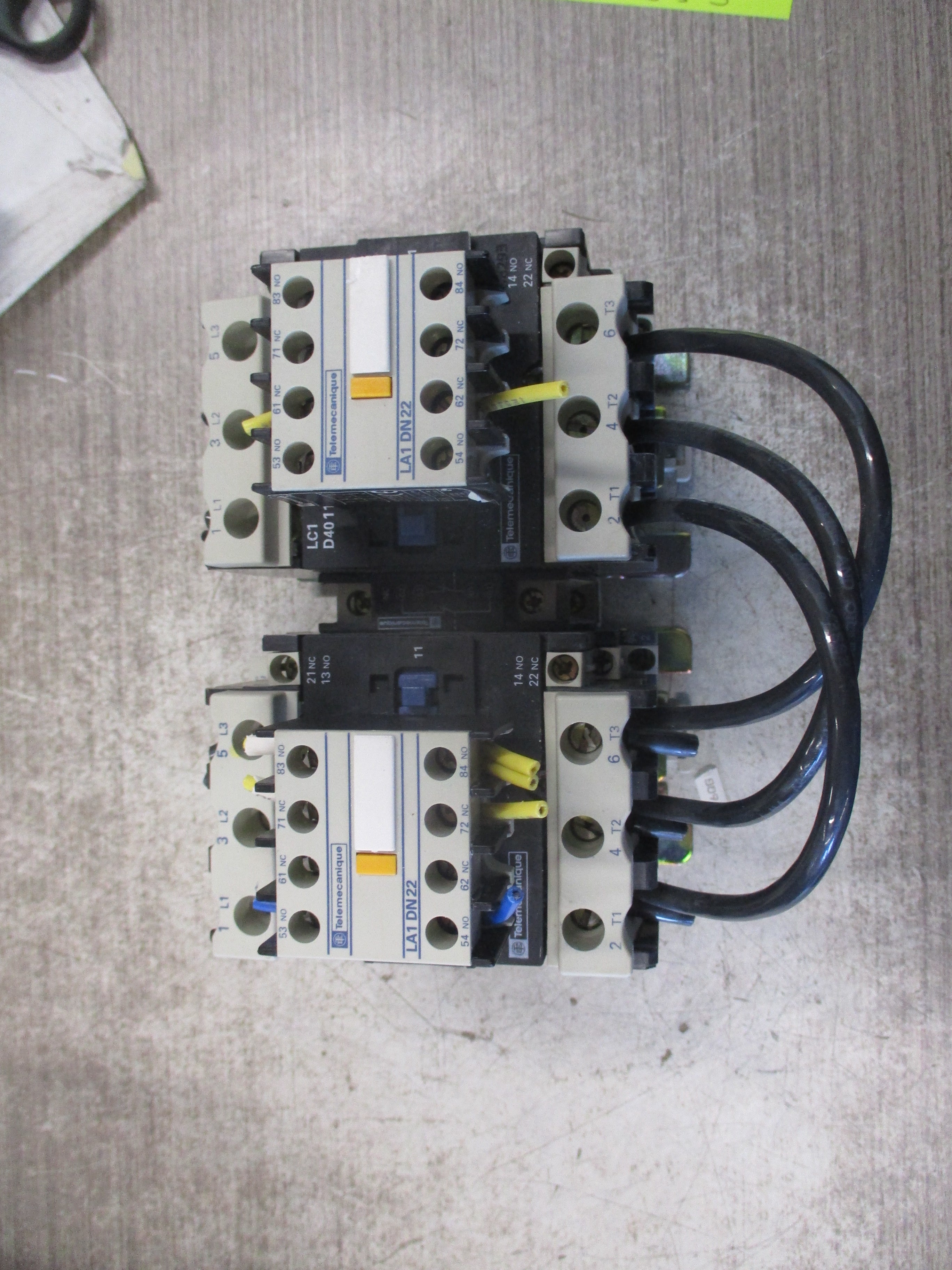 Telemecanique Reversing Contactor LC1 D4011 120V Coil 60A 600V