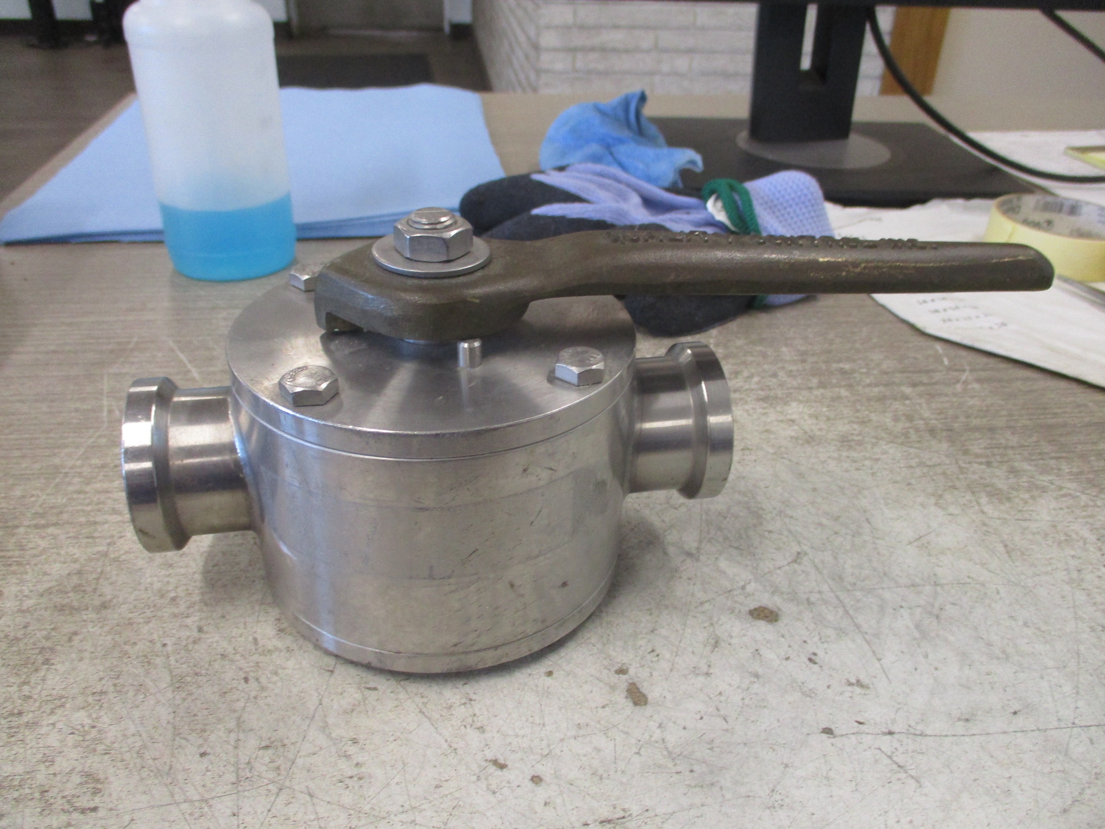 Quality Control Inc. Stainless Steel Tri-Clamp Valve 1.52227S-VTC 2-Way 1.5"