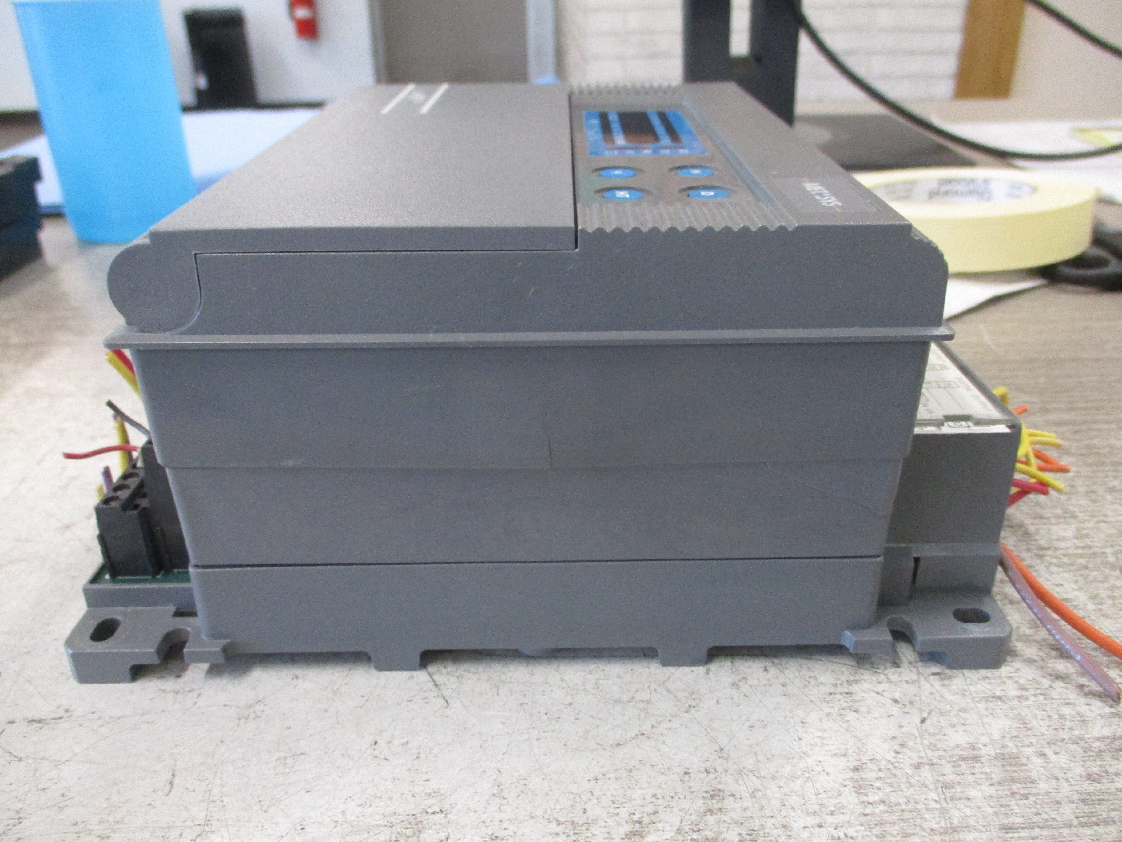 Johnson Controls / Metasys Controller DX-9100-8454 24VAC *Cracked Case*