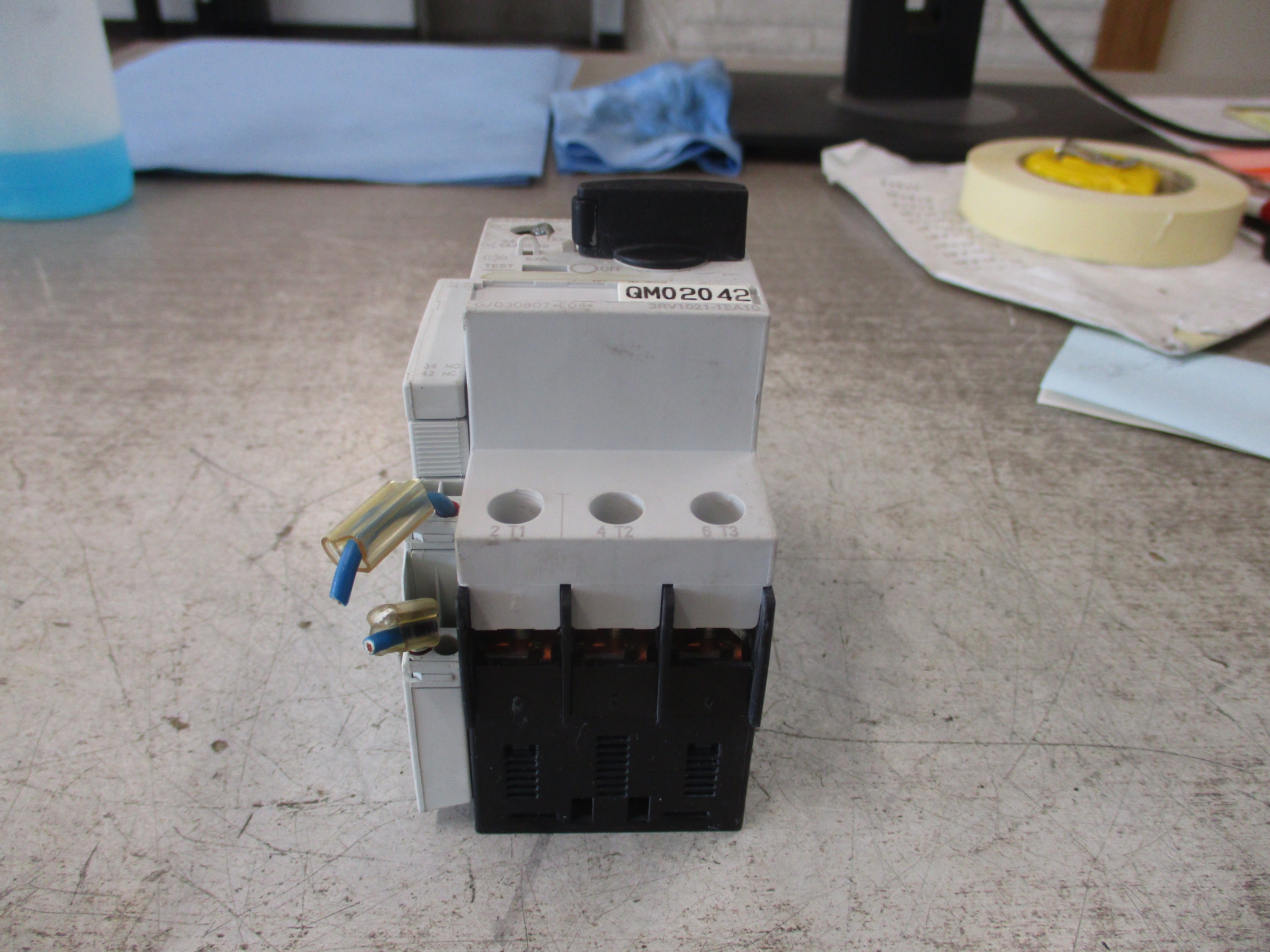 Siemens Motor Protector 3RV1021-1EA10 Trip: 2.8-4A W/Aux Contact Used