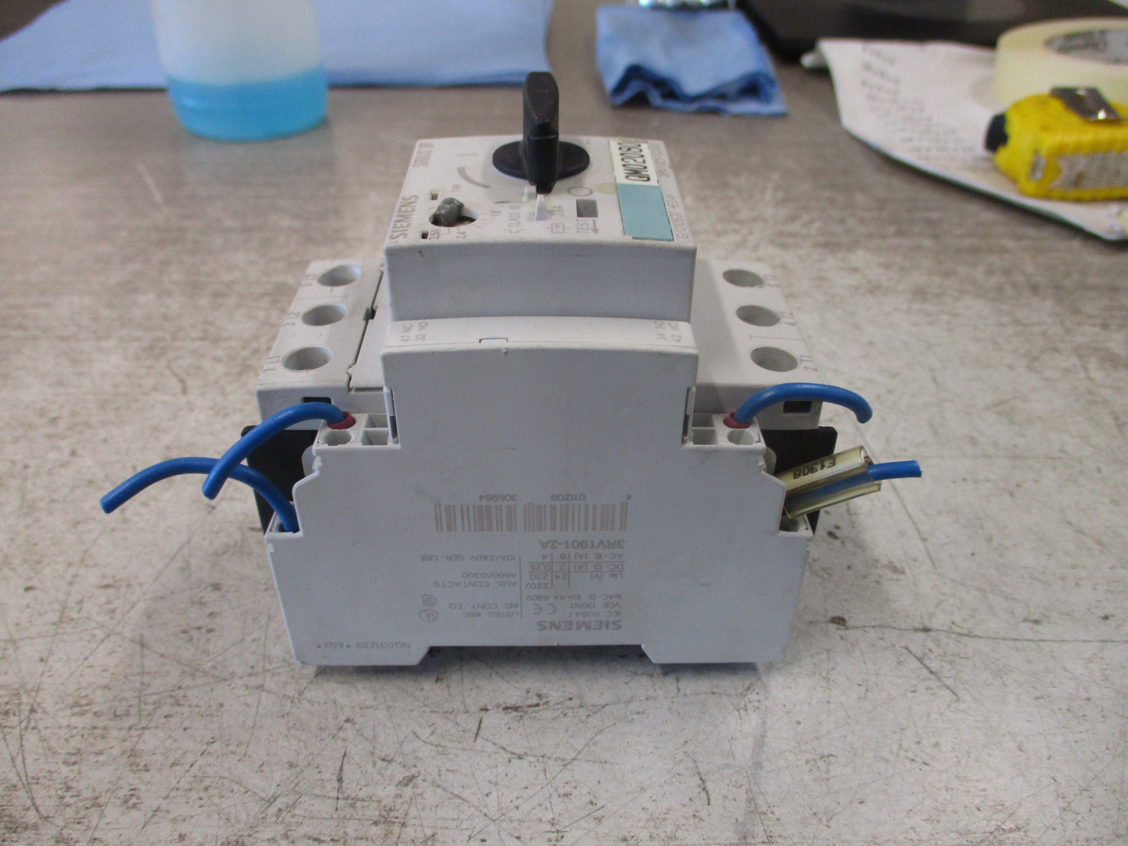 Siemens Sirius 3R Motor Protector 3RV1021-1CA10 1.8-2.5A Trip W/Aux Contact Used