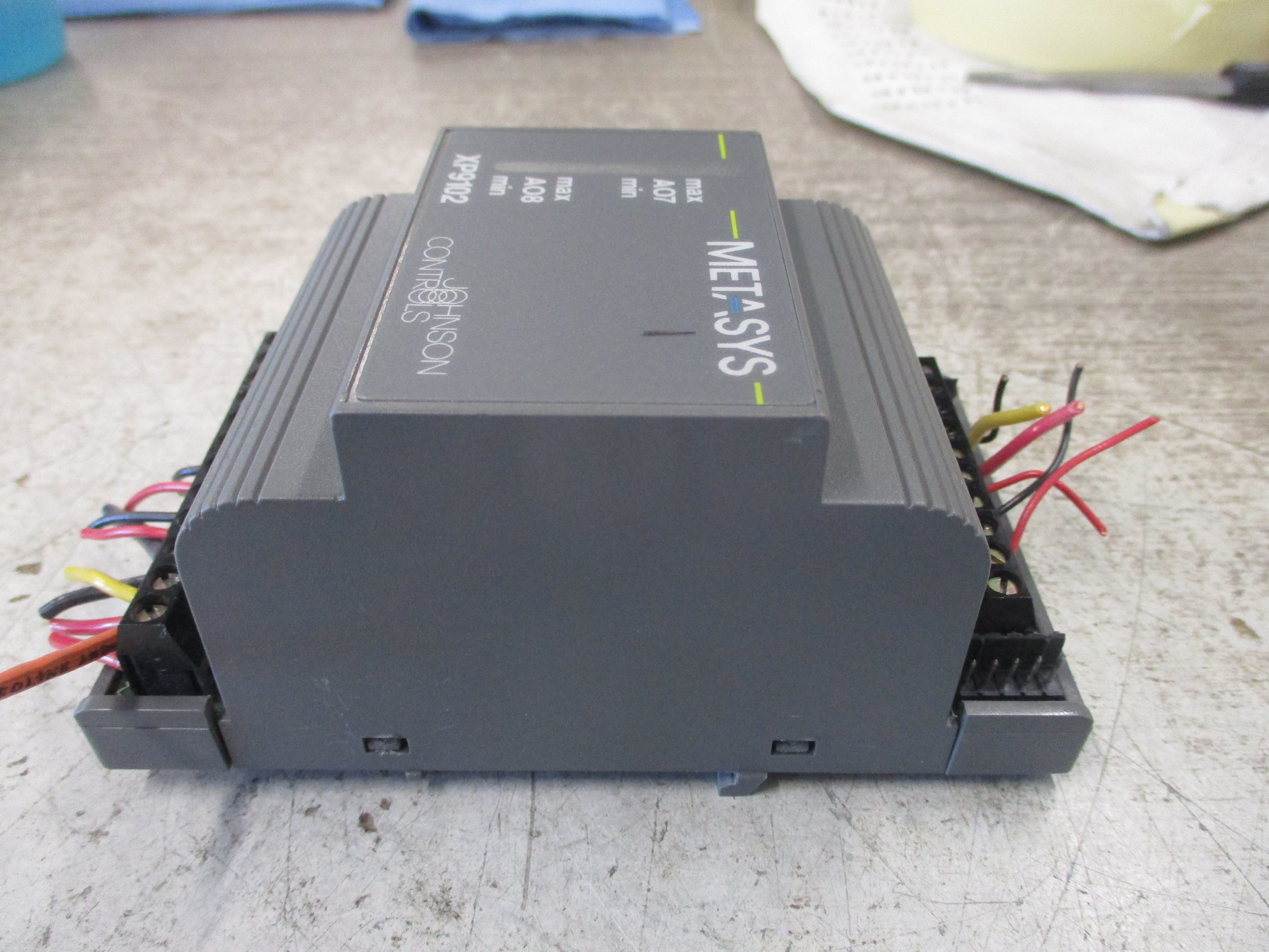 Johnson Controls Metasys Expansion Module XP-9102-8204 *No Terminal Covers* Used