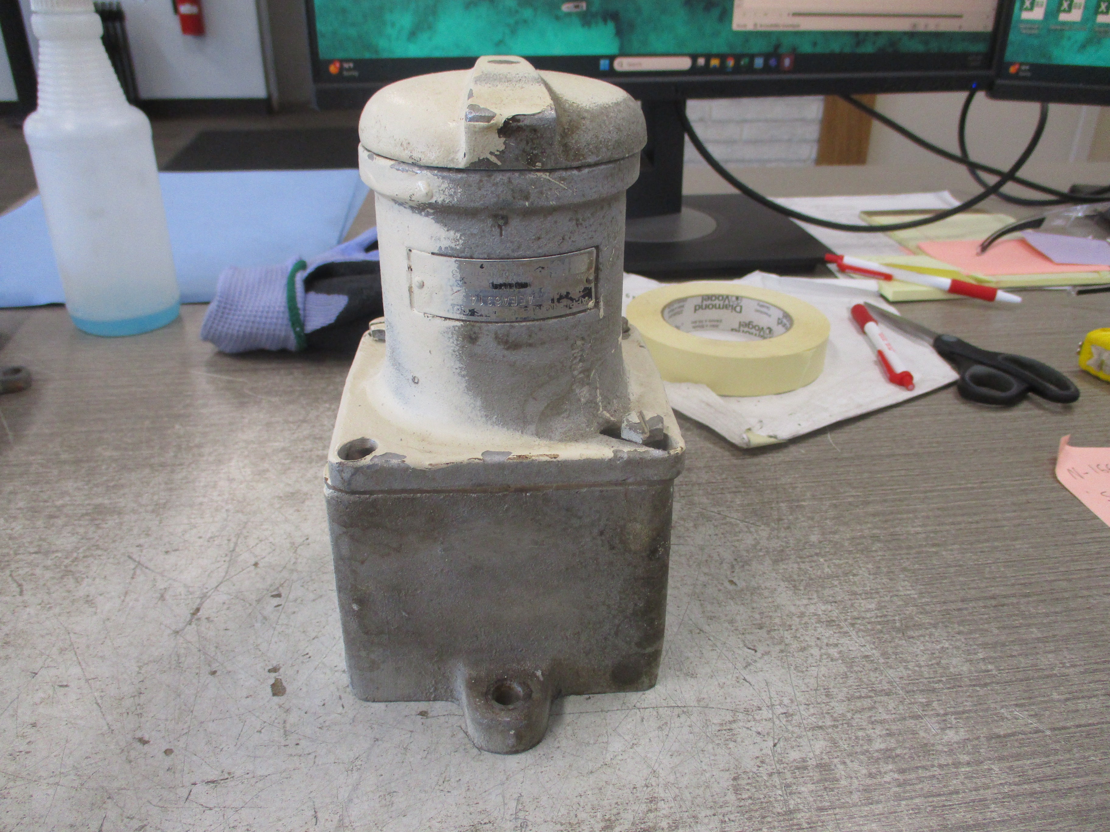 Appleton Receptacle w/ Base AEEA6314 60A 600V 3W 3P Used