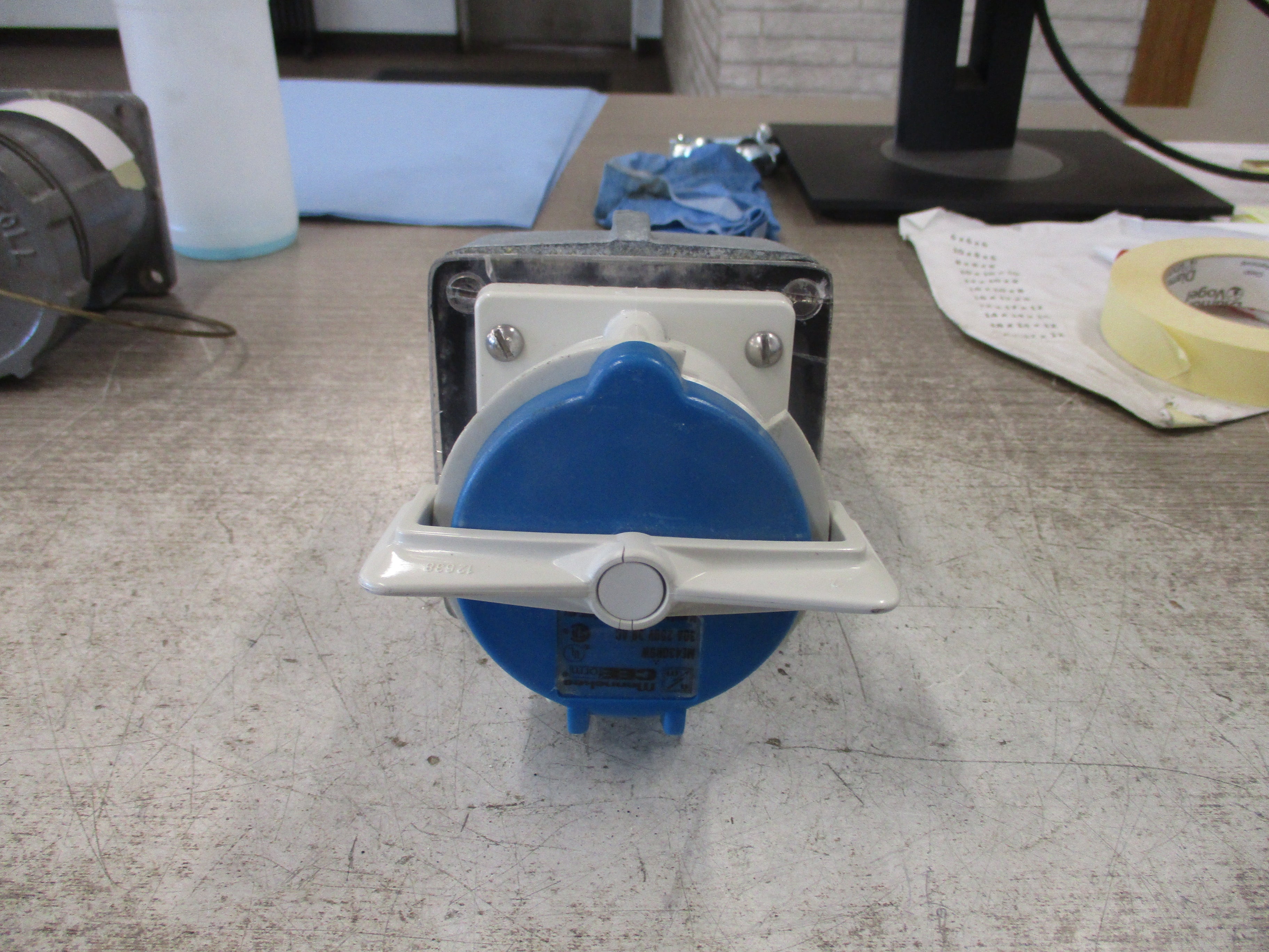 Mennekes Receptacle ME430R9W 30A 250V 3Ph w/Base Used