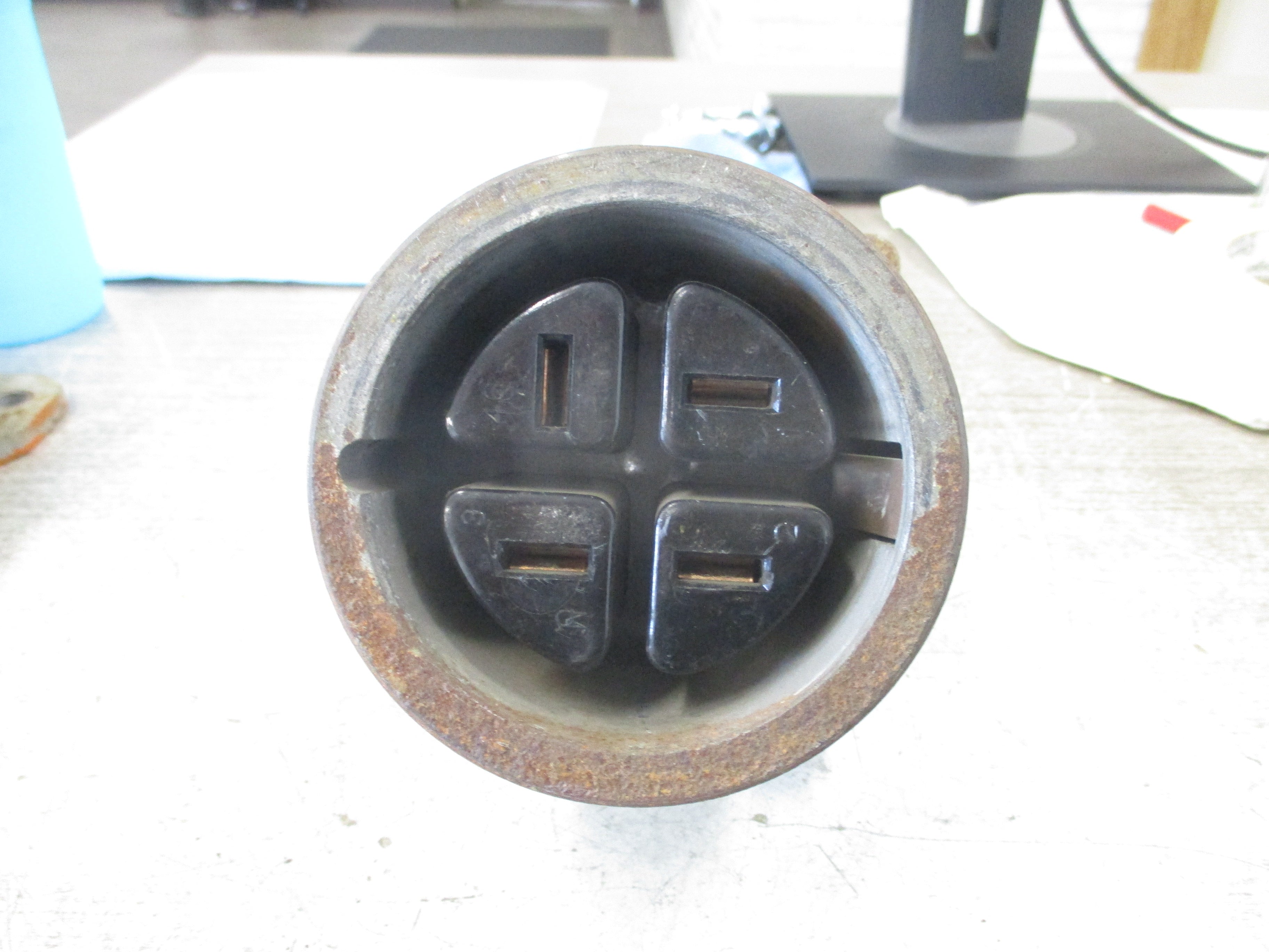 Pyle-National QuelArc Receptacle w/ Base JREBB-46046 60A 600V *No Cover* Used