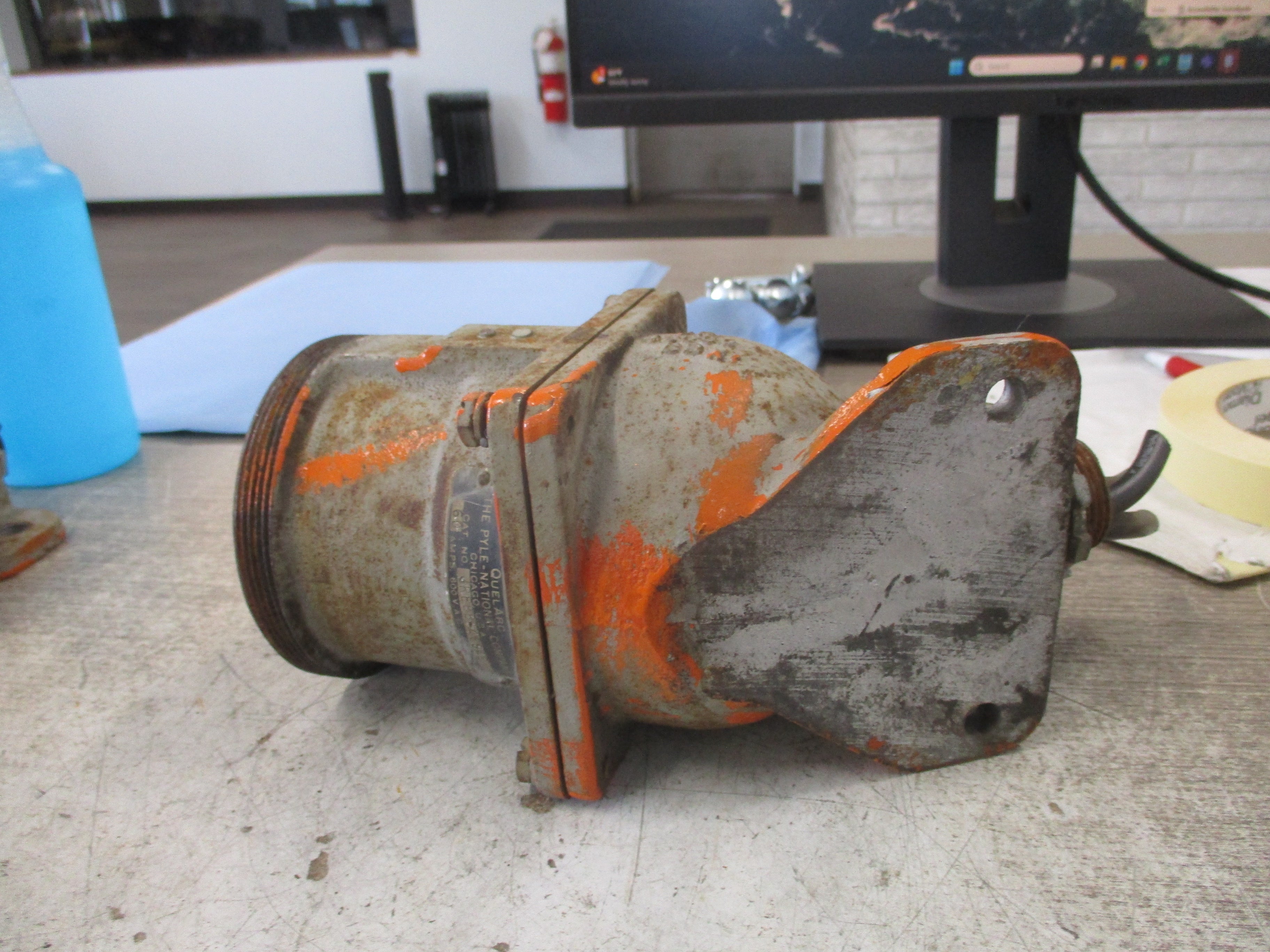 Pyle-National QuelArc Receptacle w/ Base JREBB-46046 60A 600V *No Cover* Used