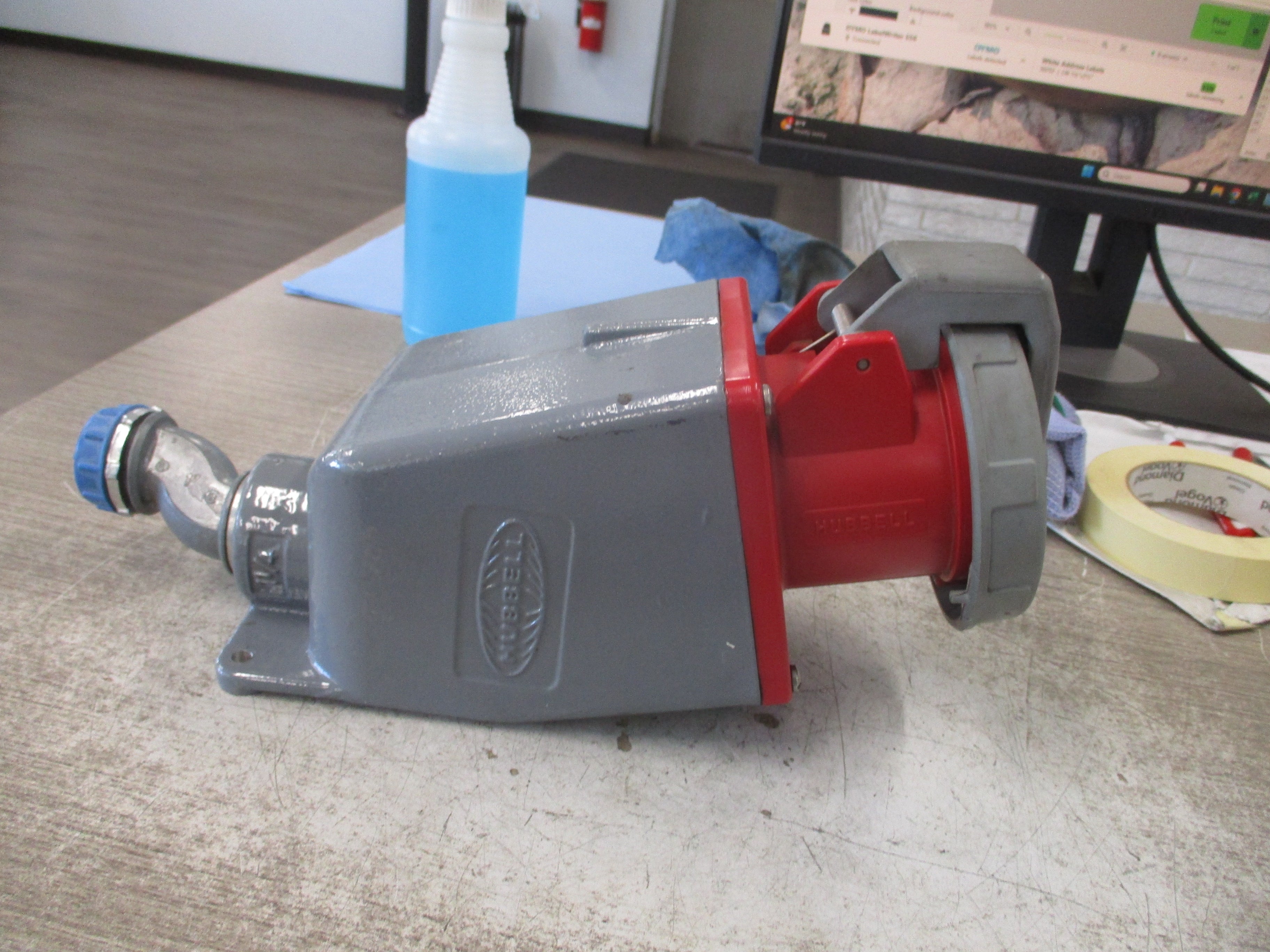 Hubbell Receptacle 460R7W 60A 480V 3Ph W/Base *Missing (1) Screw* Used