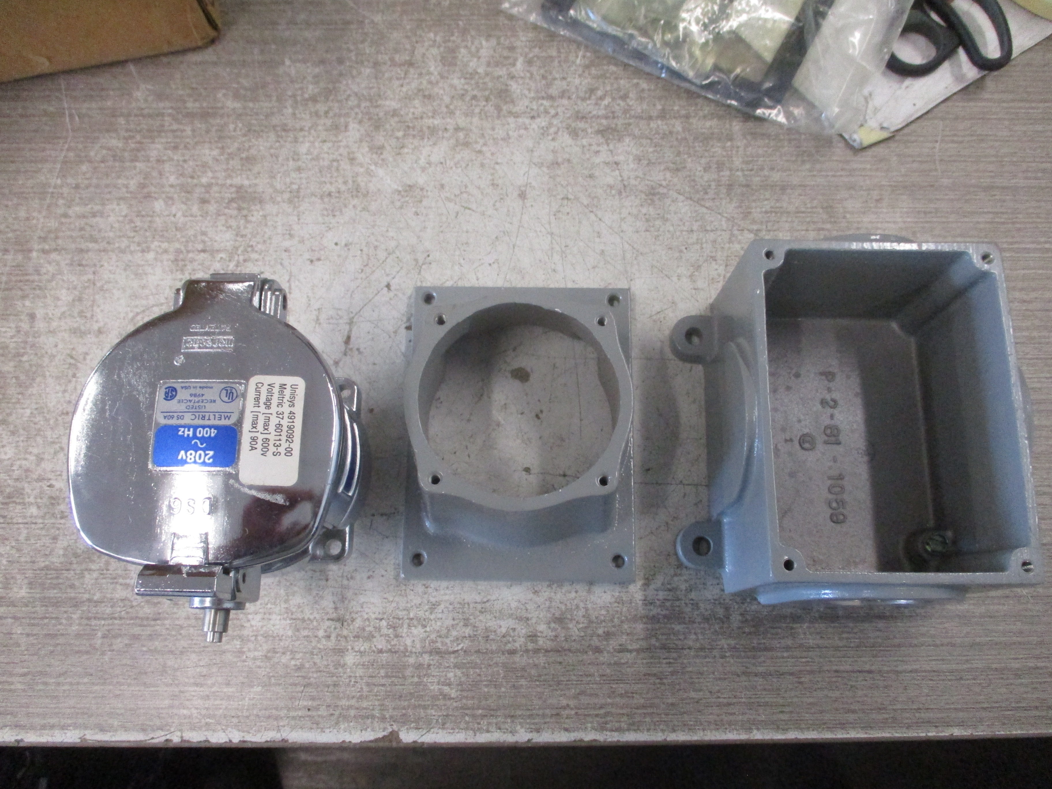 Meltric DS 60A Receptacle 37-60113-S 90A 600V W/Base New Surplus