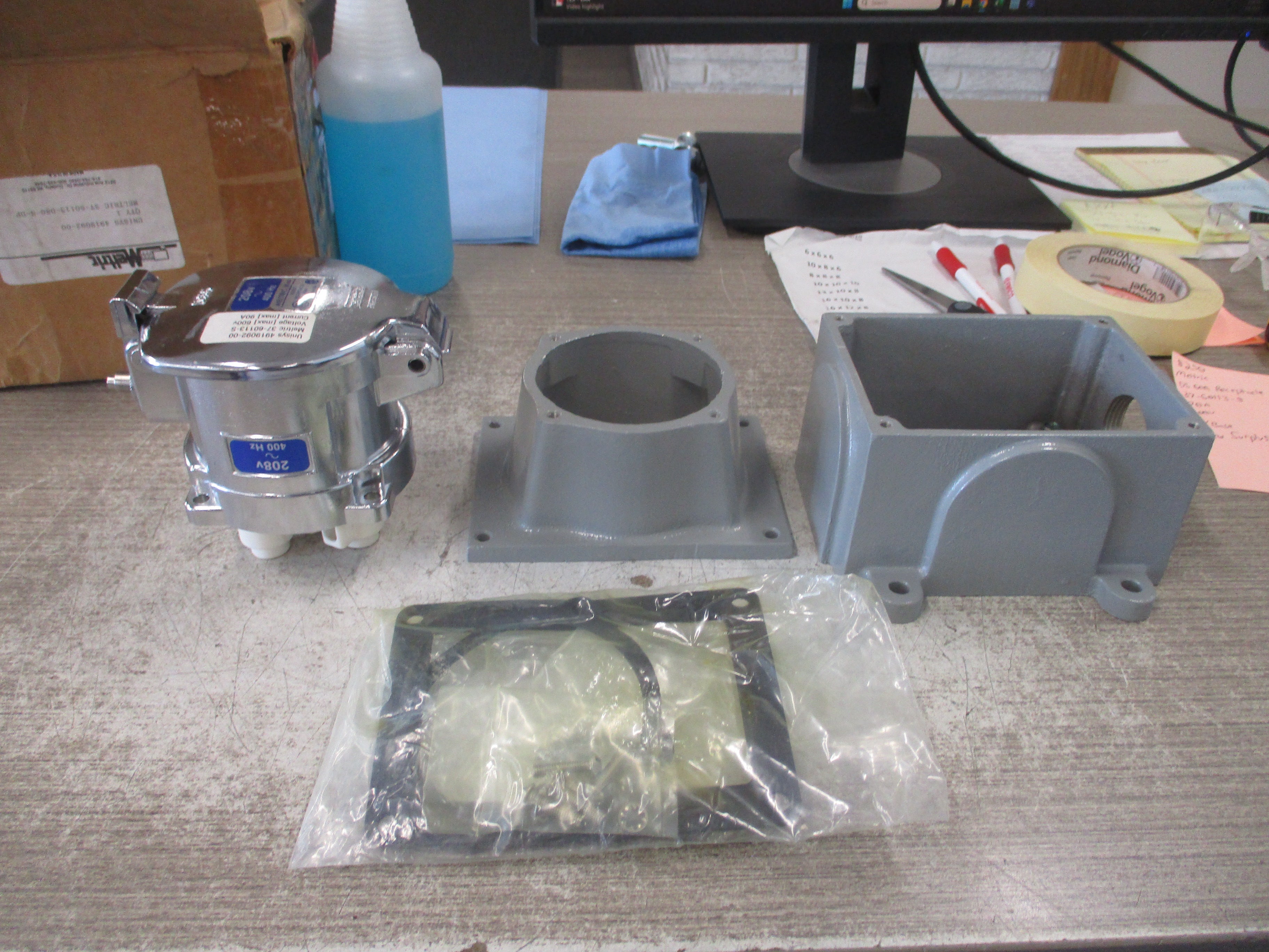 Meltric DS 60A Receptacle 37-60113-S 90A 600V W/Base New Surplus