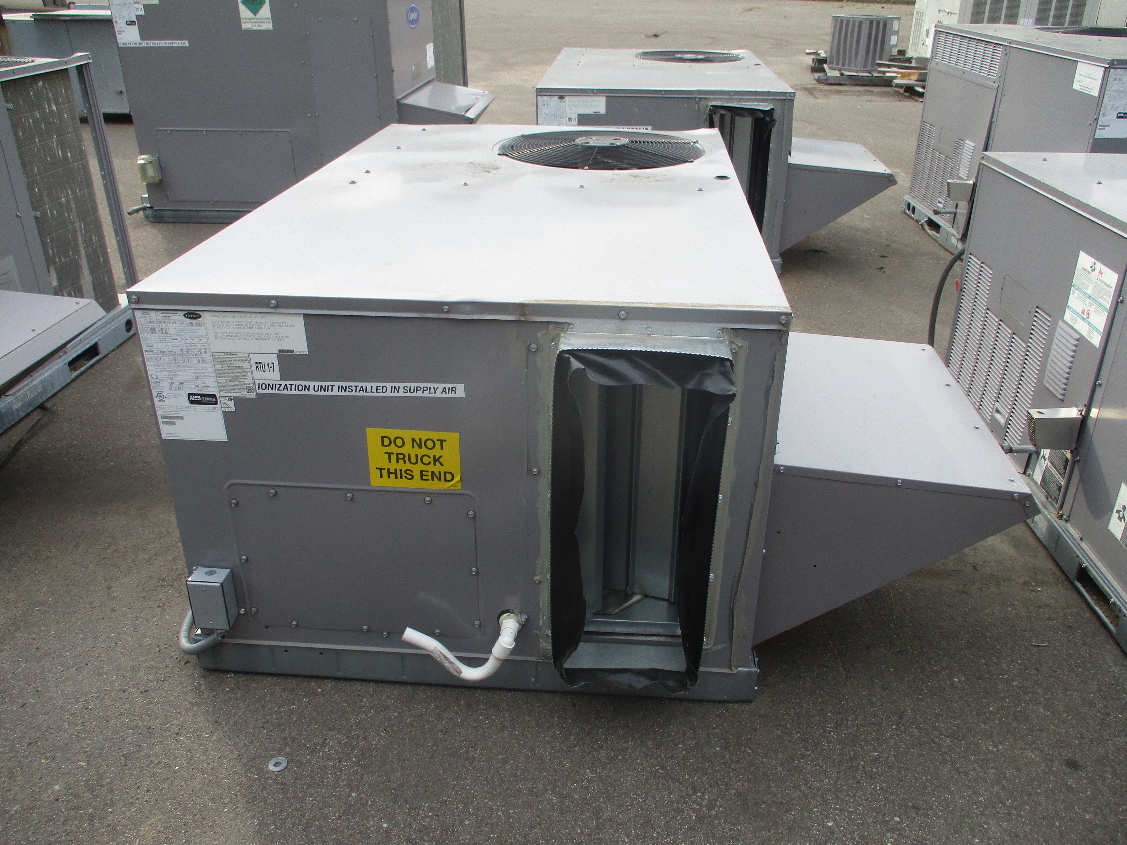 Carrier Rooftop Unit 48GCEN05J3A5A0A0A0 4-Ton 208/230V 3Ph 60Hz Natural Gas Heat