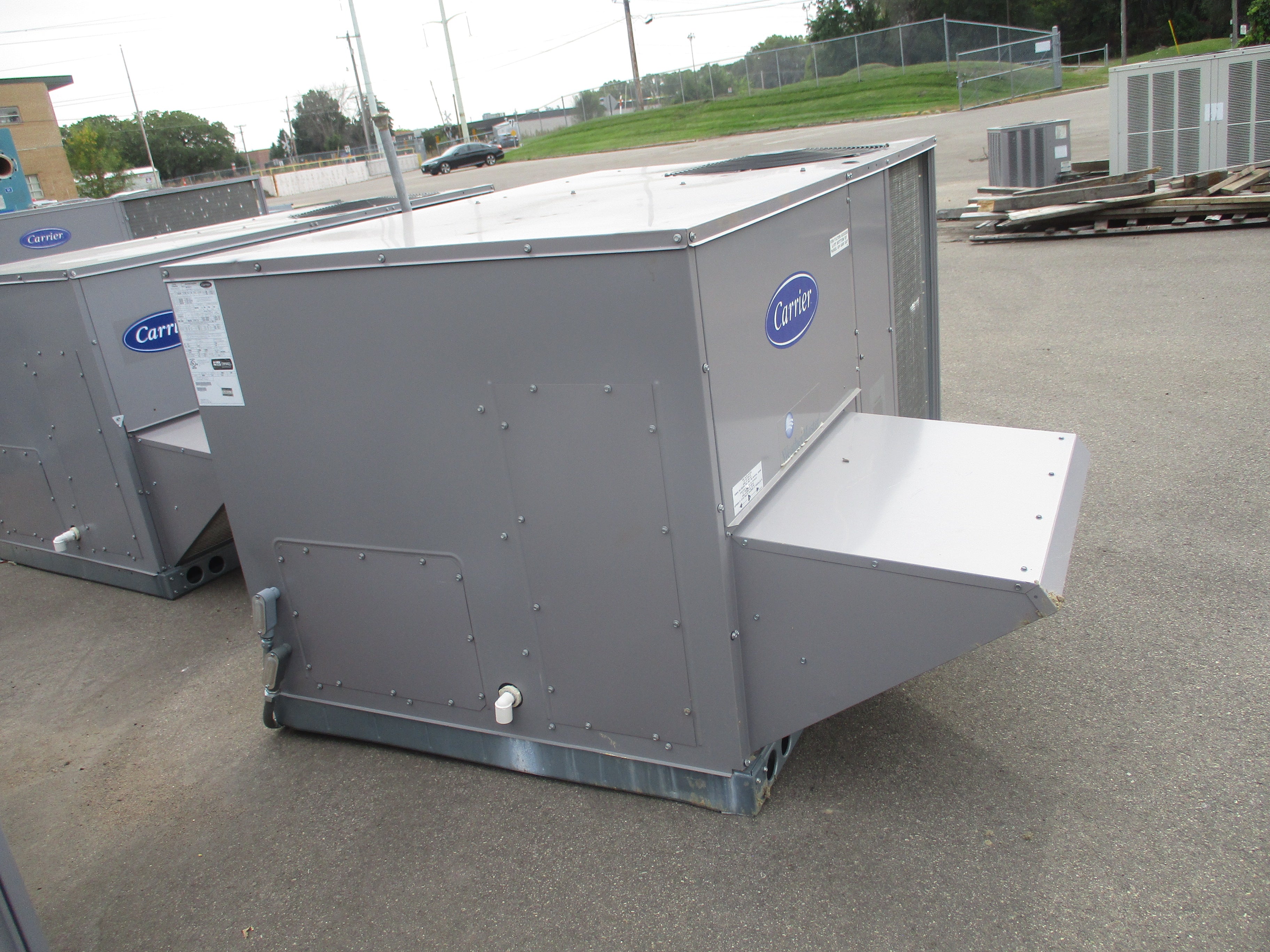 Carrier Rooftop Unit 48HCEA05A2A5A0A0A0 4-Ton 208/230V 3Ph 60Hz Natural Gas Heat