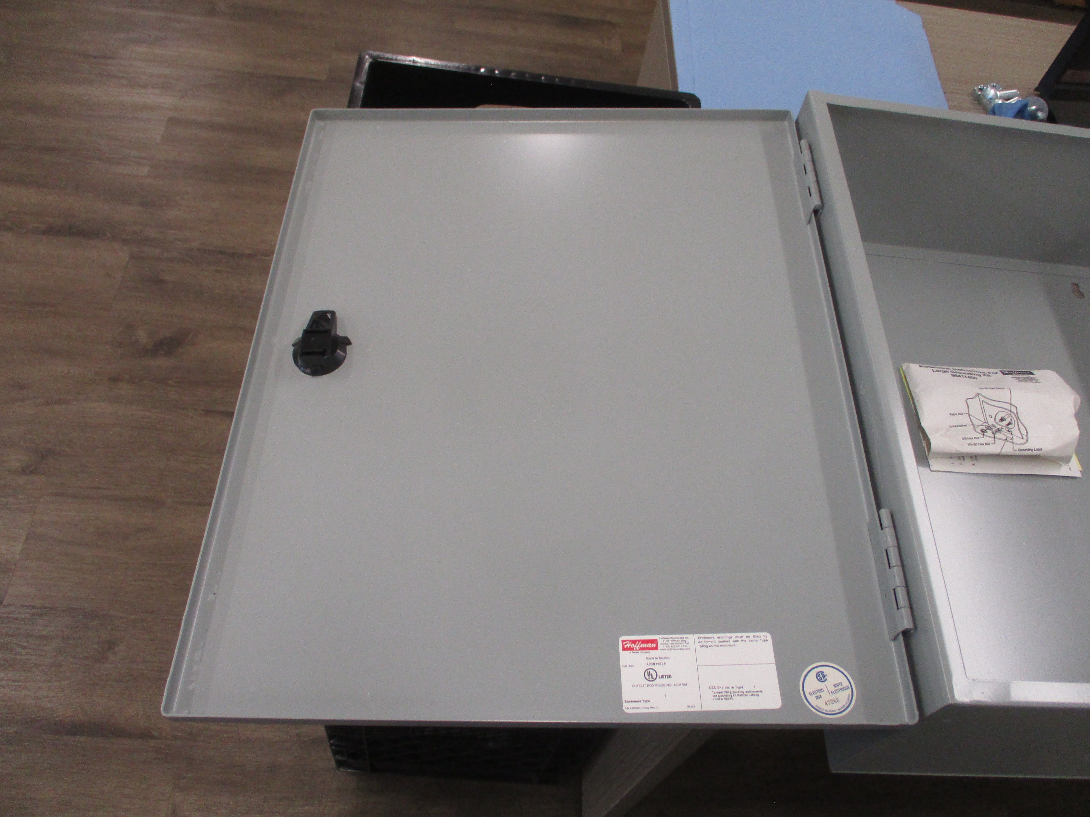 Hoffman Type 1 Enclosure A20N16LP Size: 20"x16"x6.62" *Shelf Wear* *No Box*