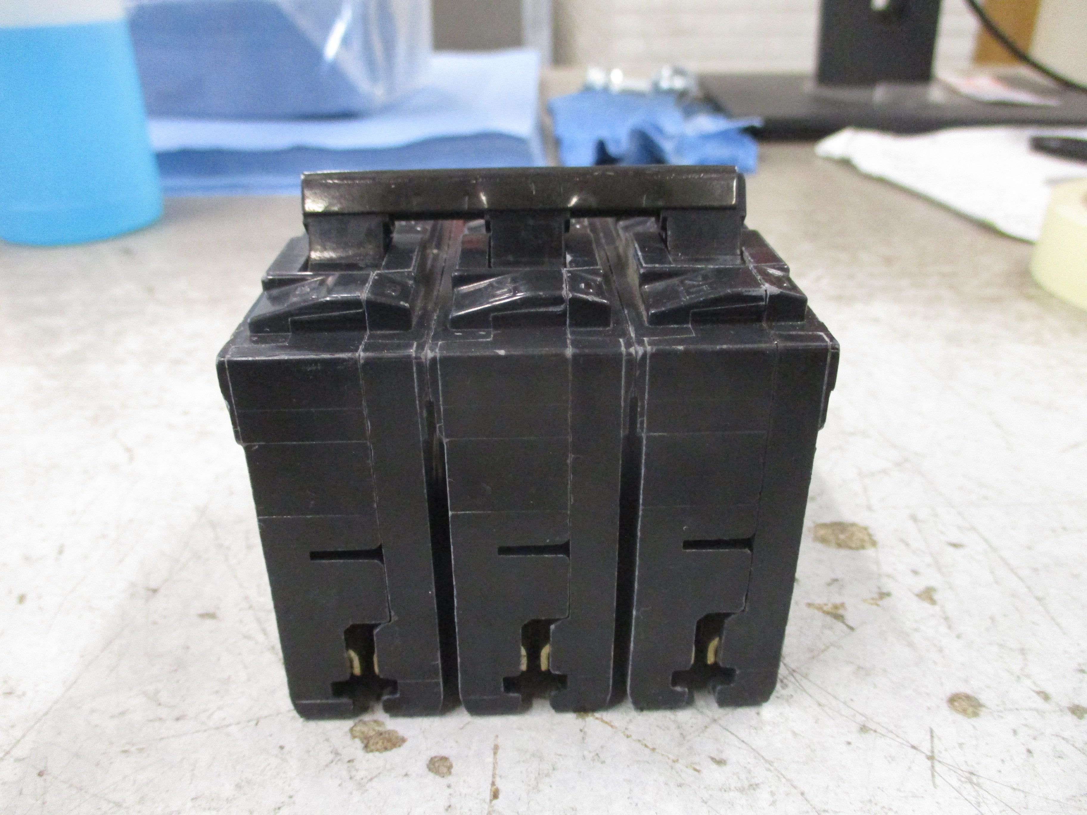 Siemens Type QP Clip-On Circuit Breaker Q3100 100A 240V 3P Used